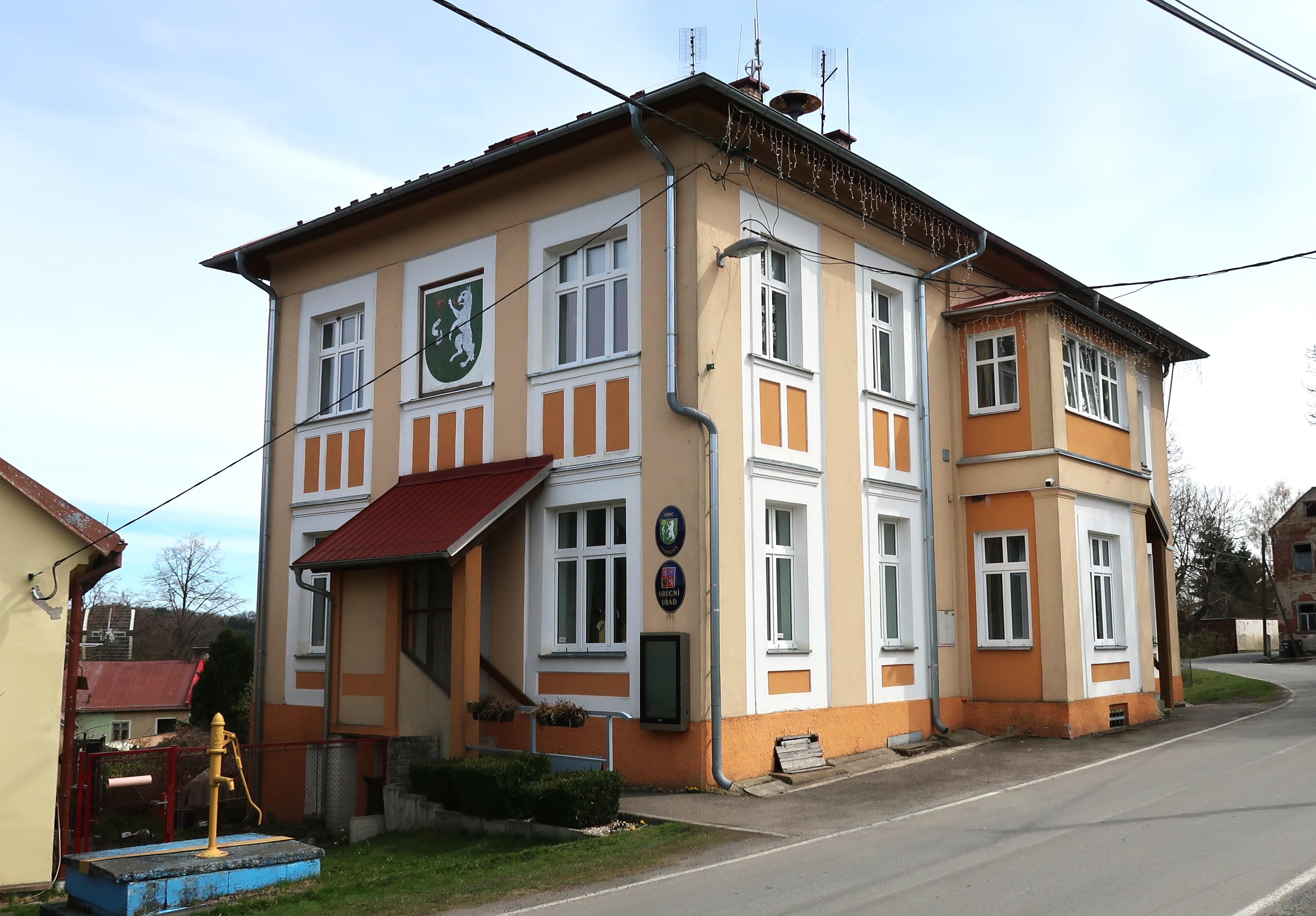 Vlkovice - obecní úřad foto 3
