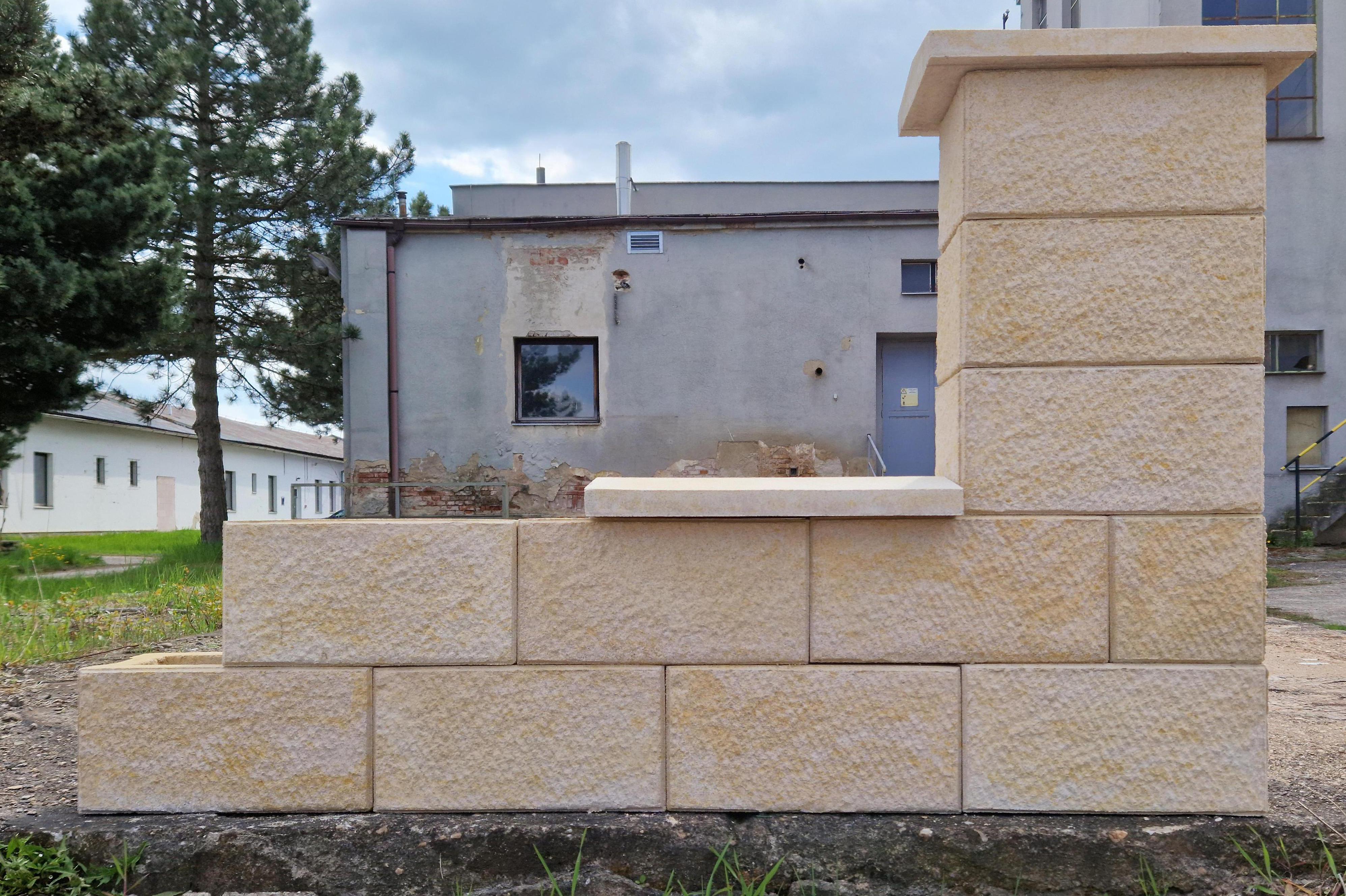 Hlavatý - VÝROBA UMĚLÉHO KAMENE foto 1