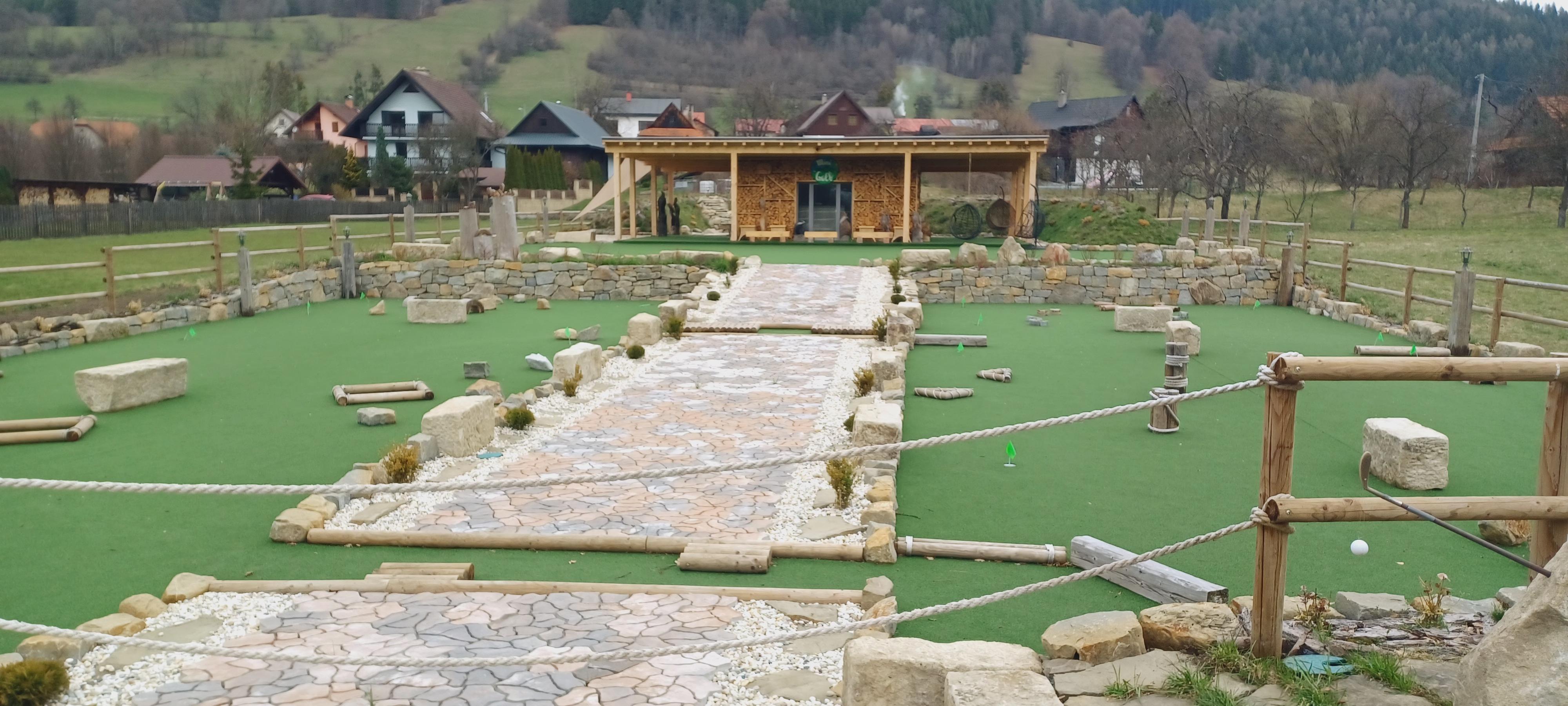 Mini golf Nový Hrozenkov foto 2