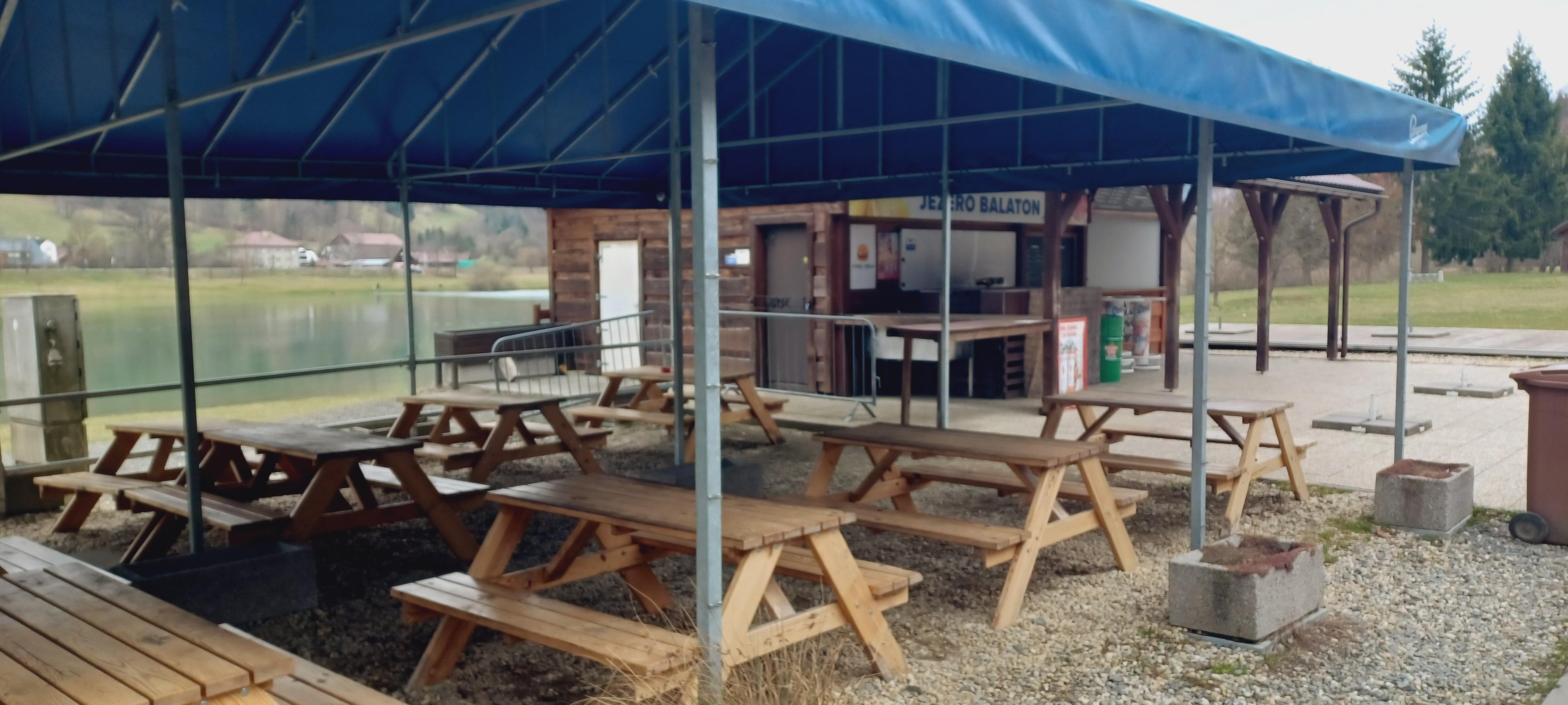 Restaurace na Balatonu