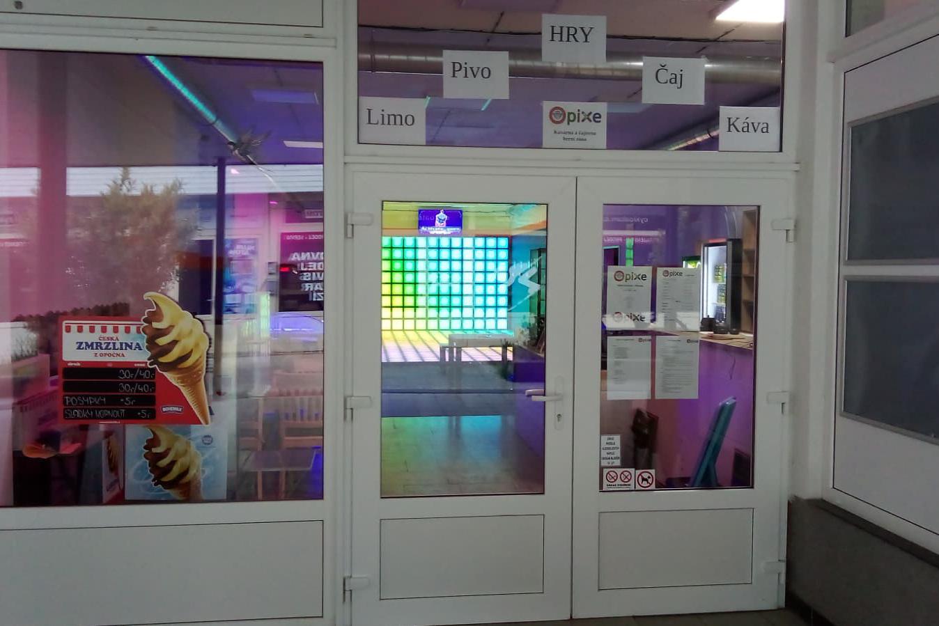 Opixe kavárna a čajovna s herní zónou foto 1