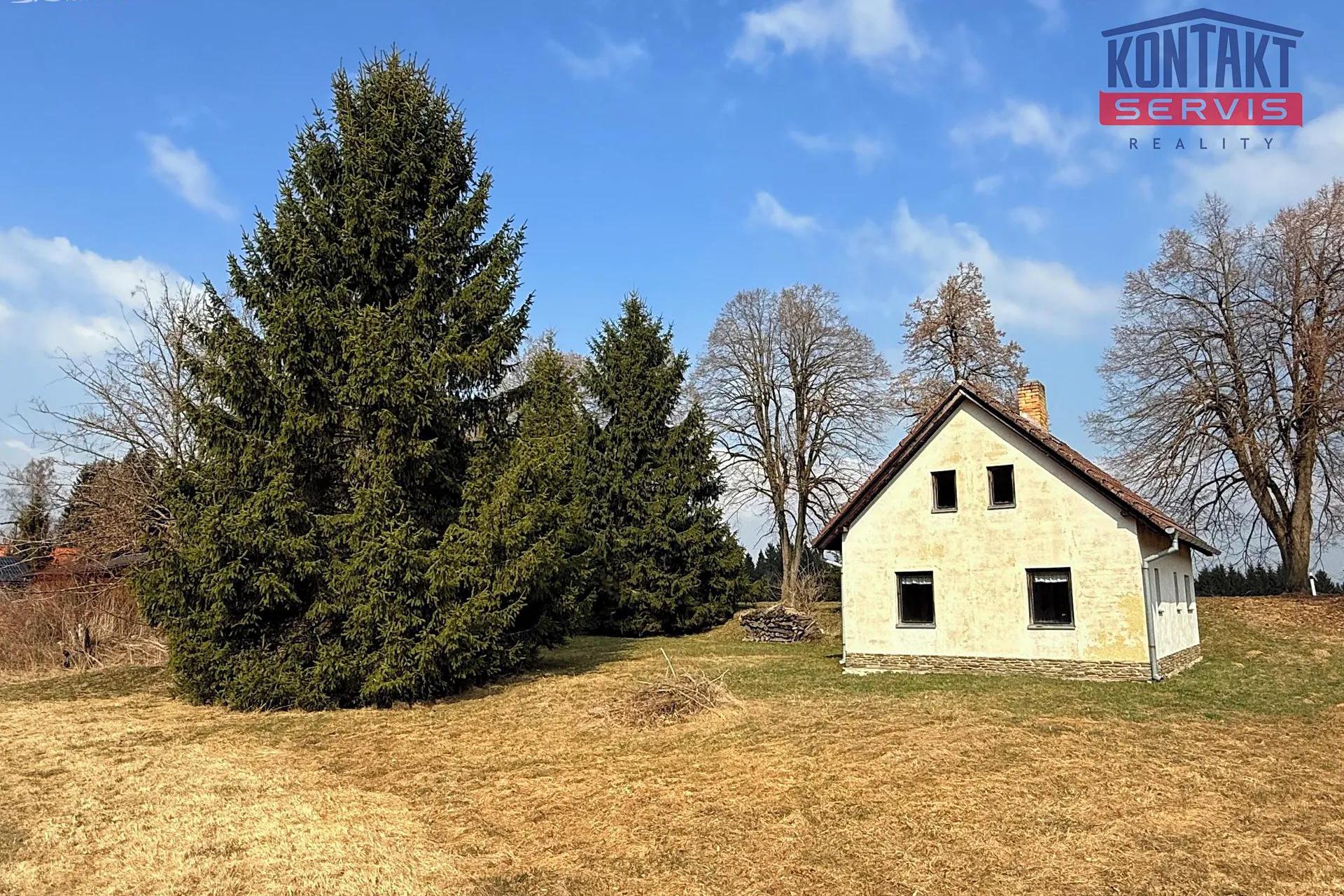 Zděná chata v předhůří Šumavy