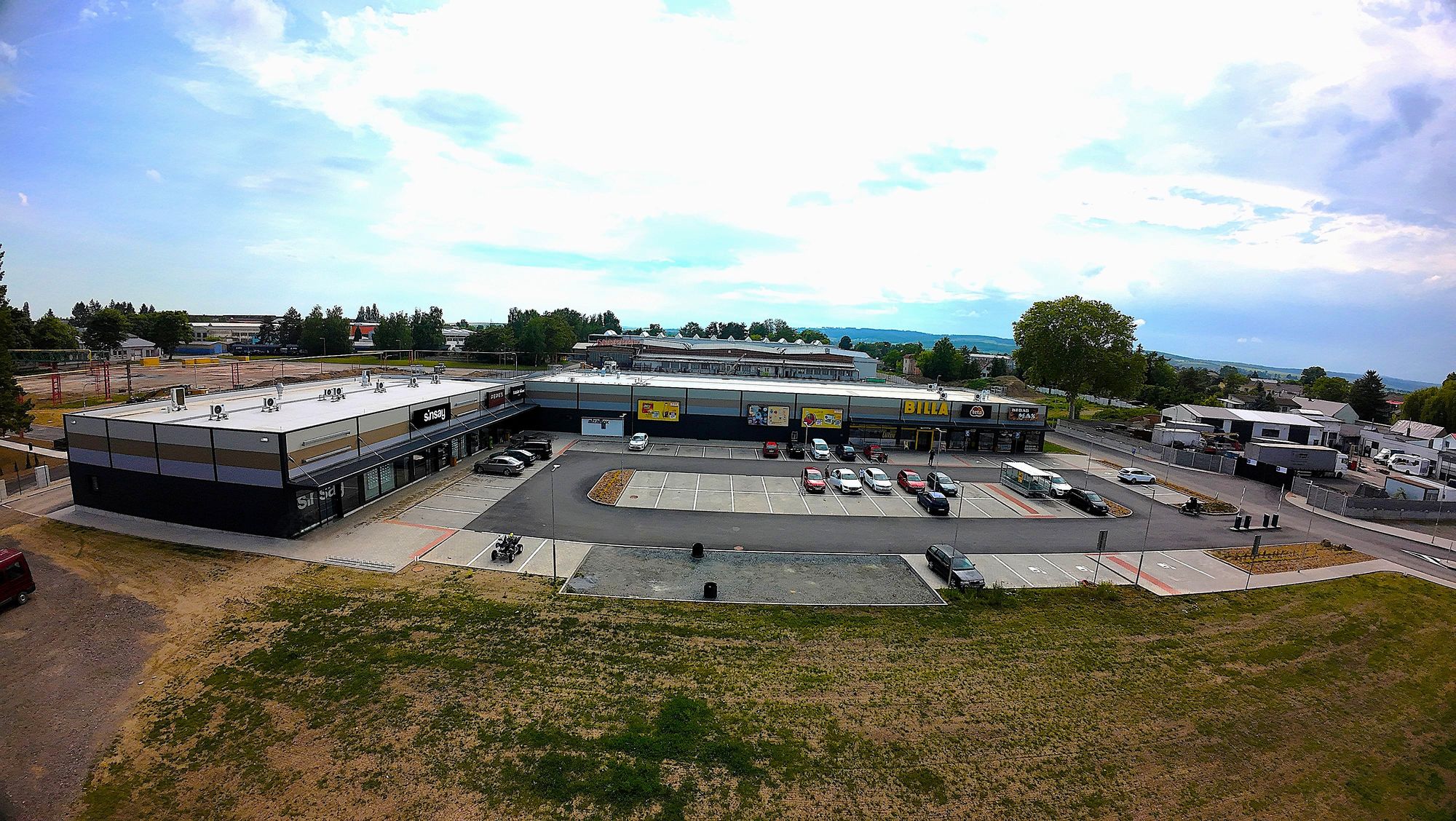 Nákupní centrum OC Lutín foto 2