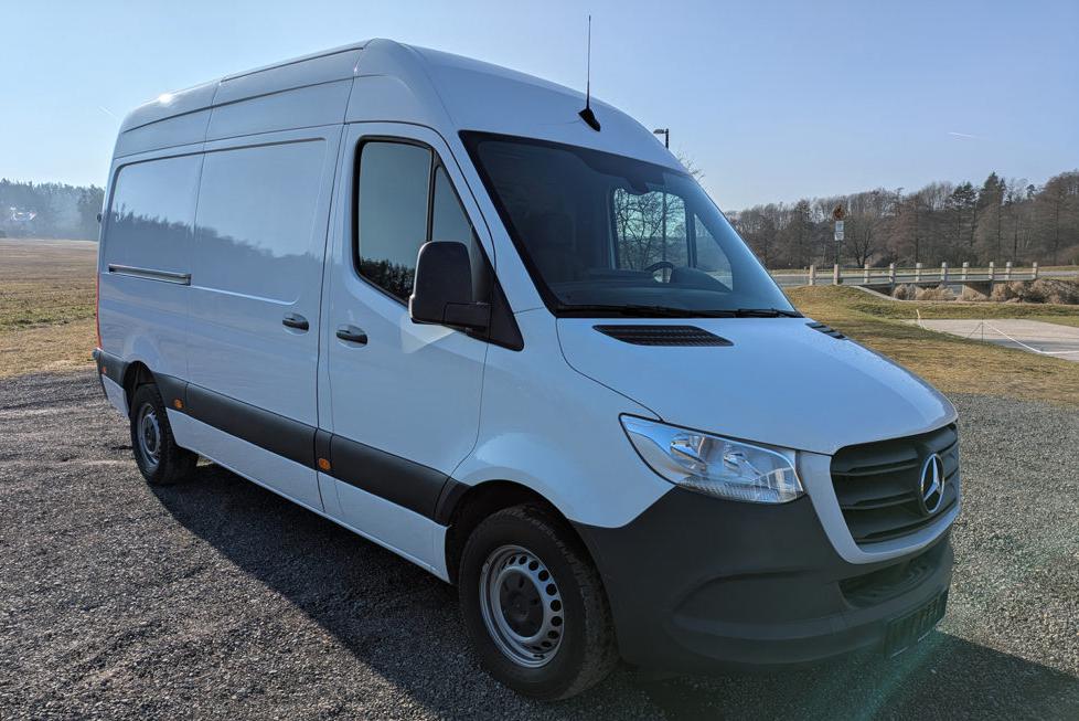 Půjčte si dodávku Mercedes-Benz 317 CDI