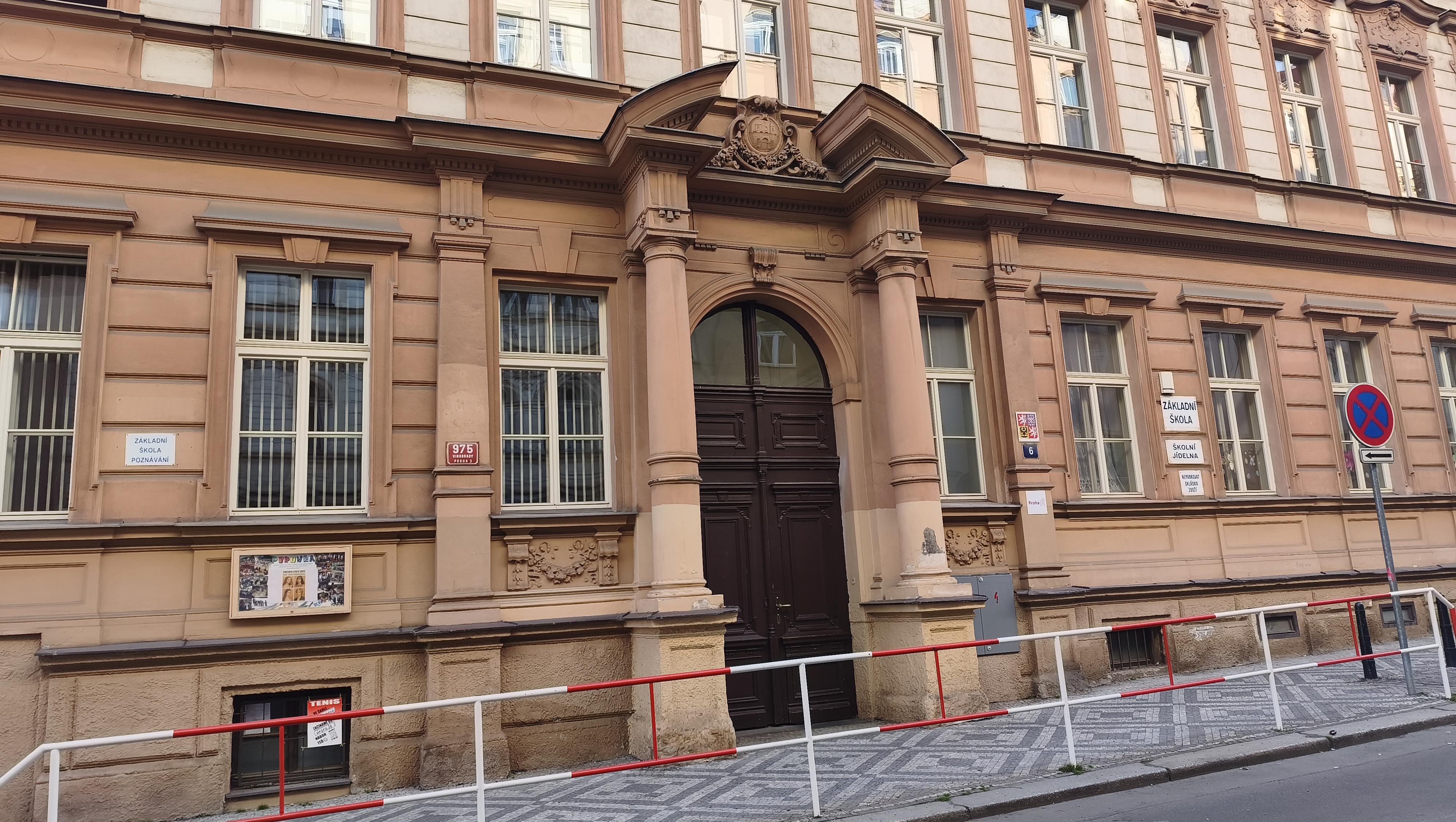 Základní škola, Perunova foto 5