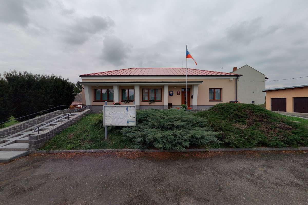 Hudčice - obecní úřad foto 2