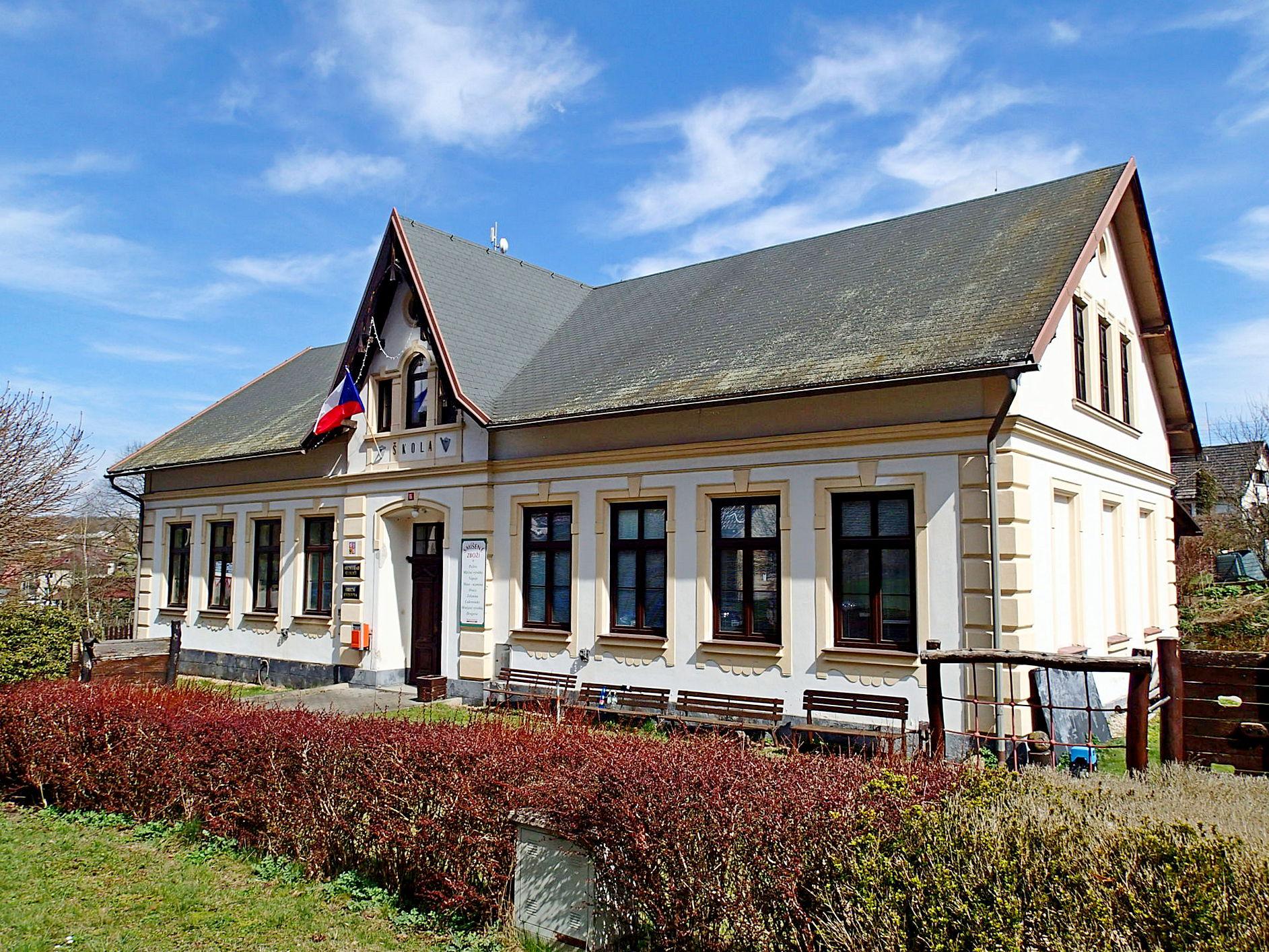 Klokočí - obecní úřad foto 3