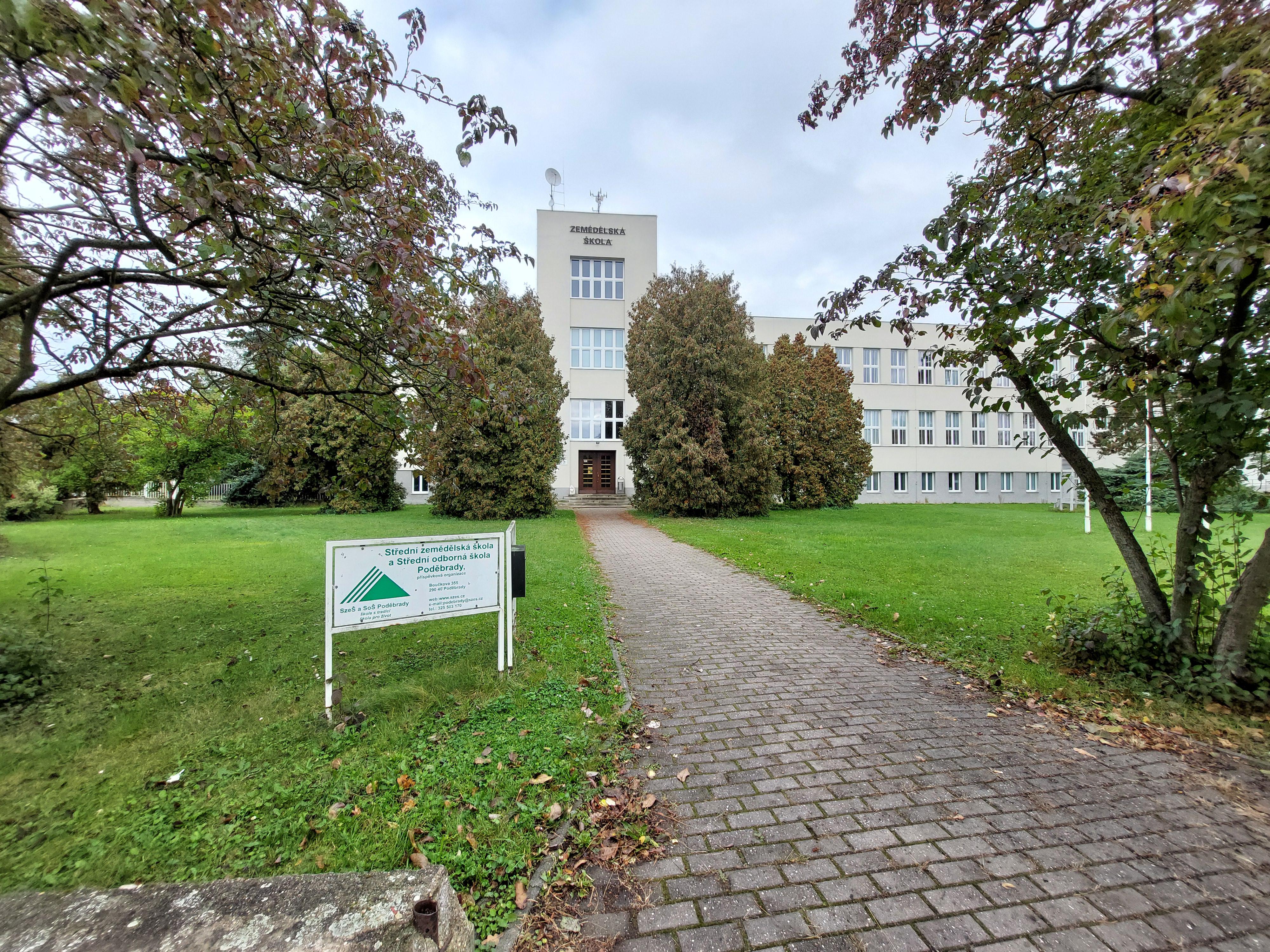 SZeŠ a SOŠ Poděbrady foto 2