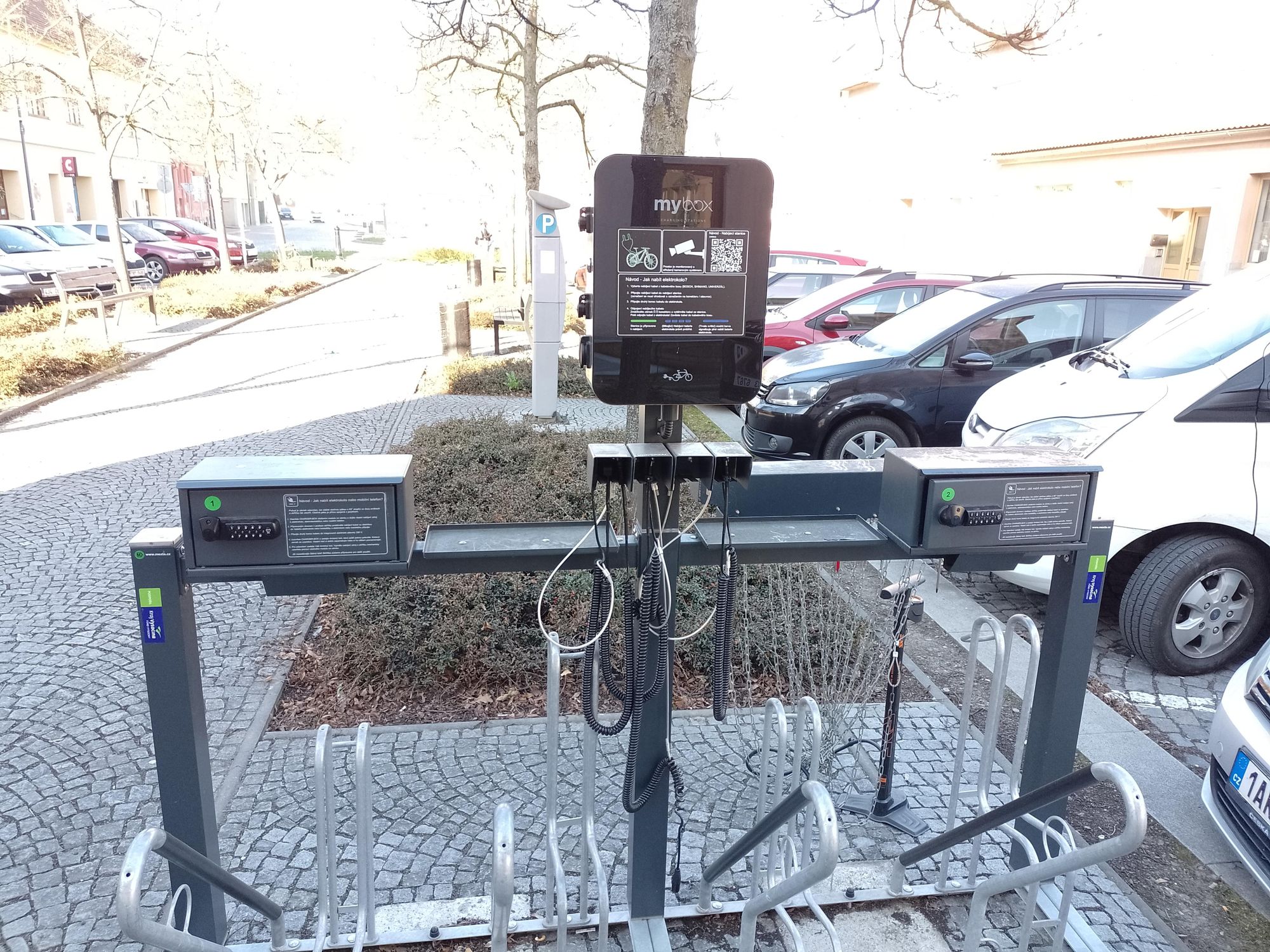 MyBox - nabíjecí zásuvka Husovo náměstí foto 2