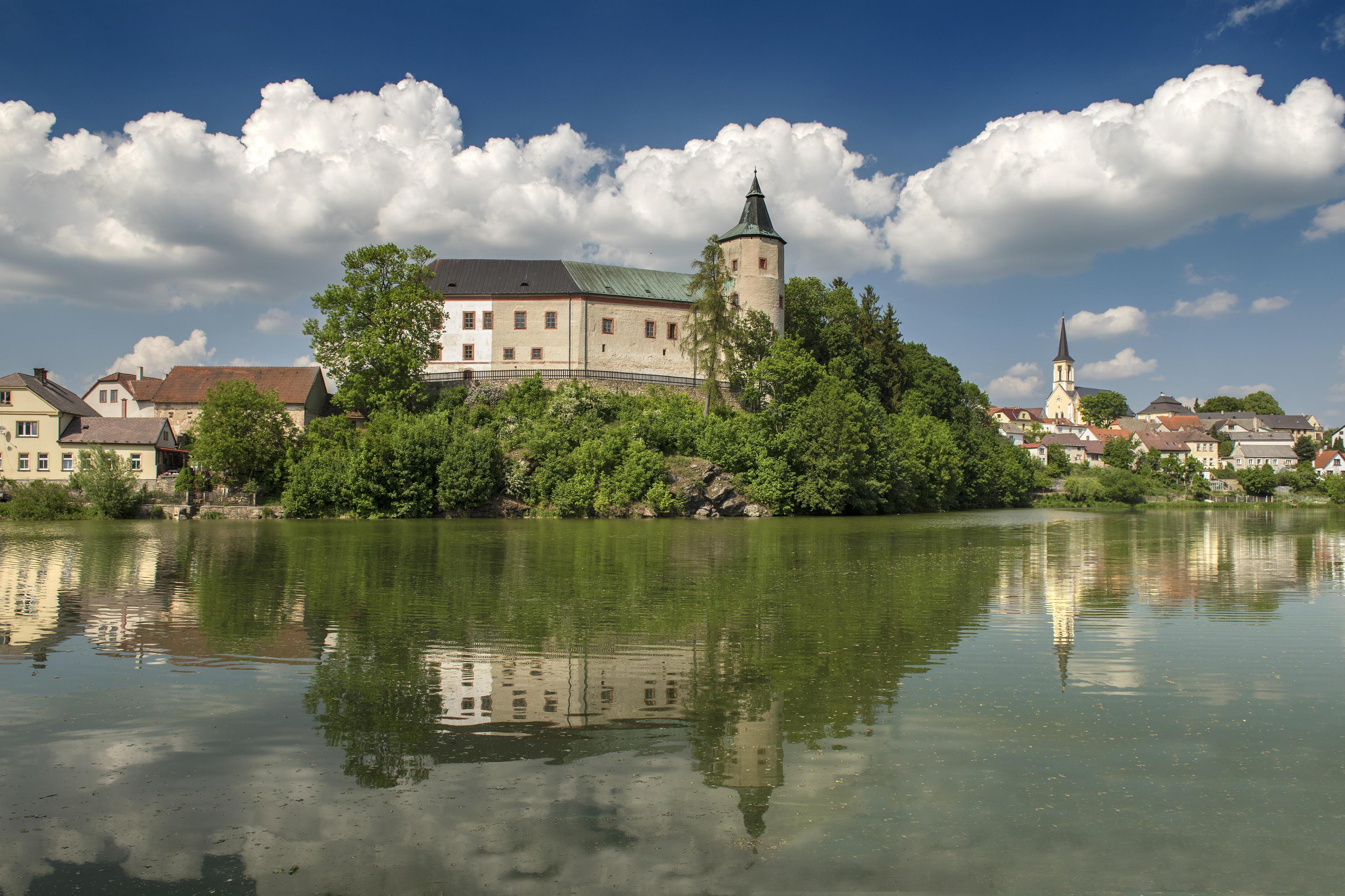 Zámky Žirovnice a Kamenice nad Lipou