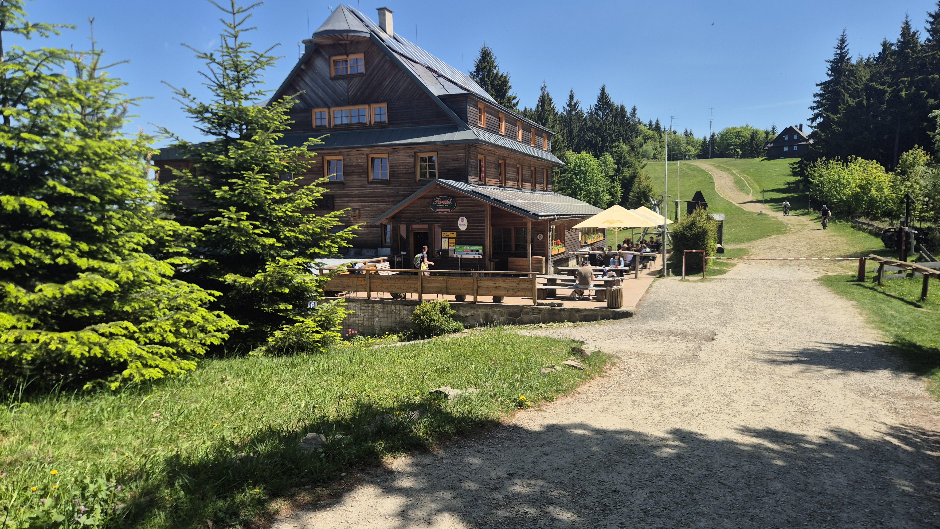 Horský hotel Portáš - nabíjecí stanice foto 4