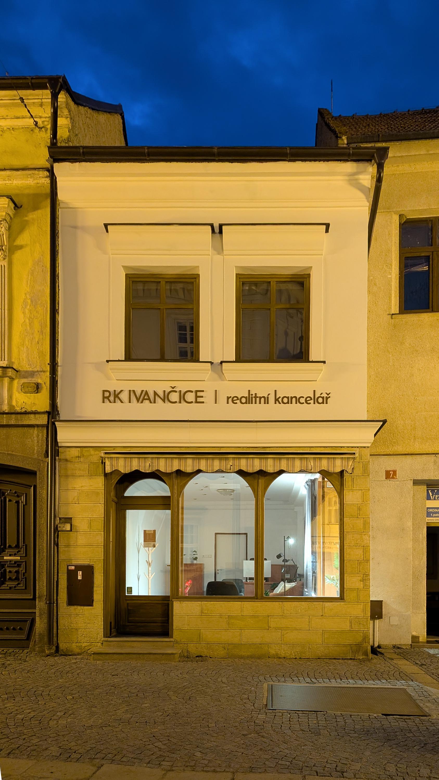 Tomáš Kalousek – RK IVANČICE | realitní kancelář foto 2