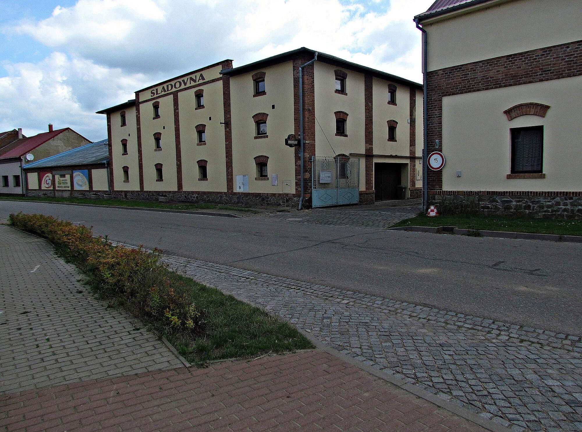 Víceúčelové zařízení AGD Tištín - ubytovna foto 3