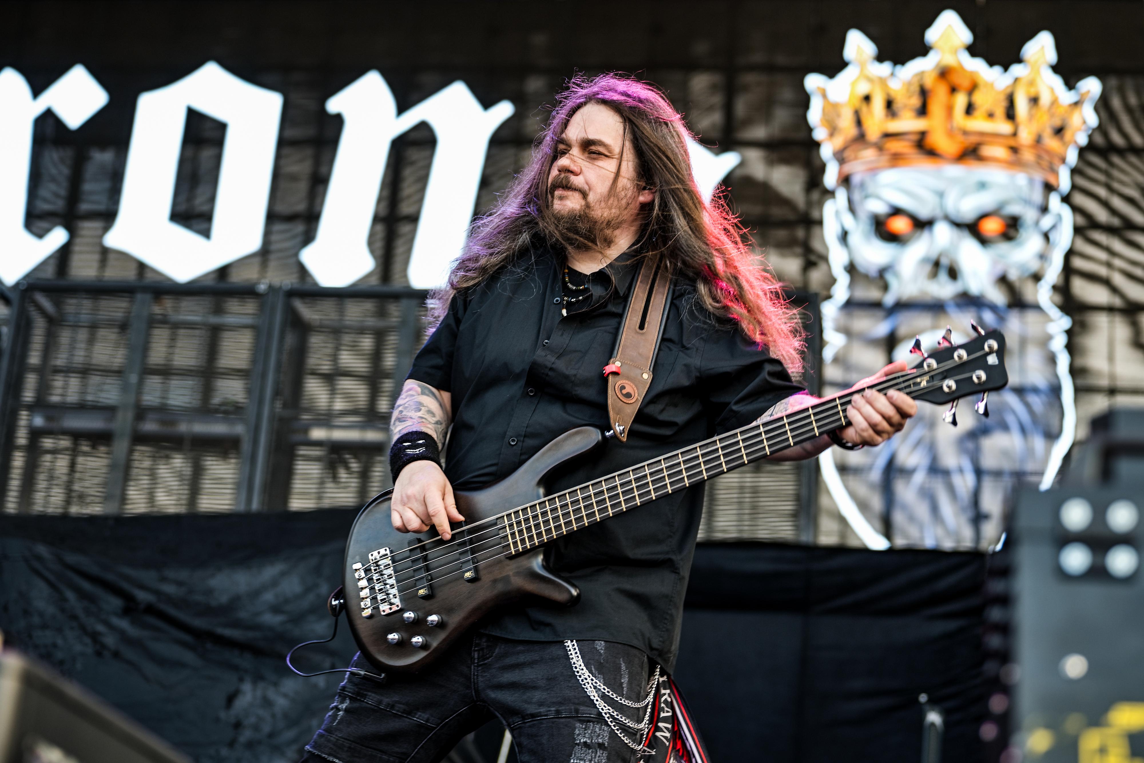 Corona metal foto 3