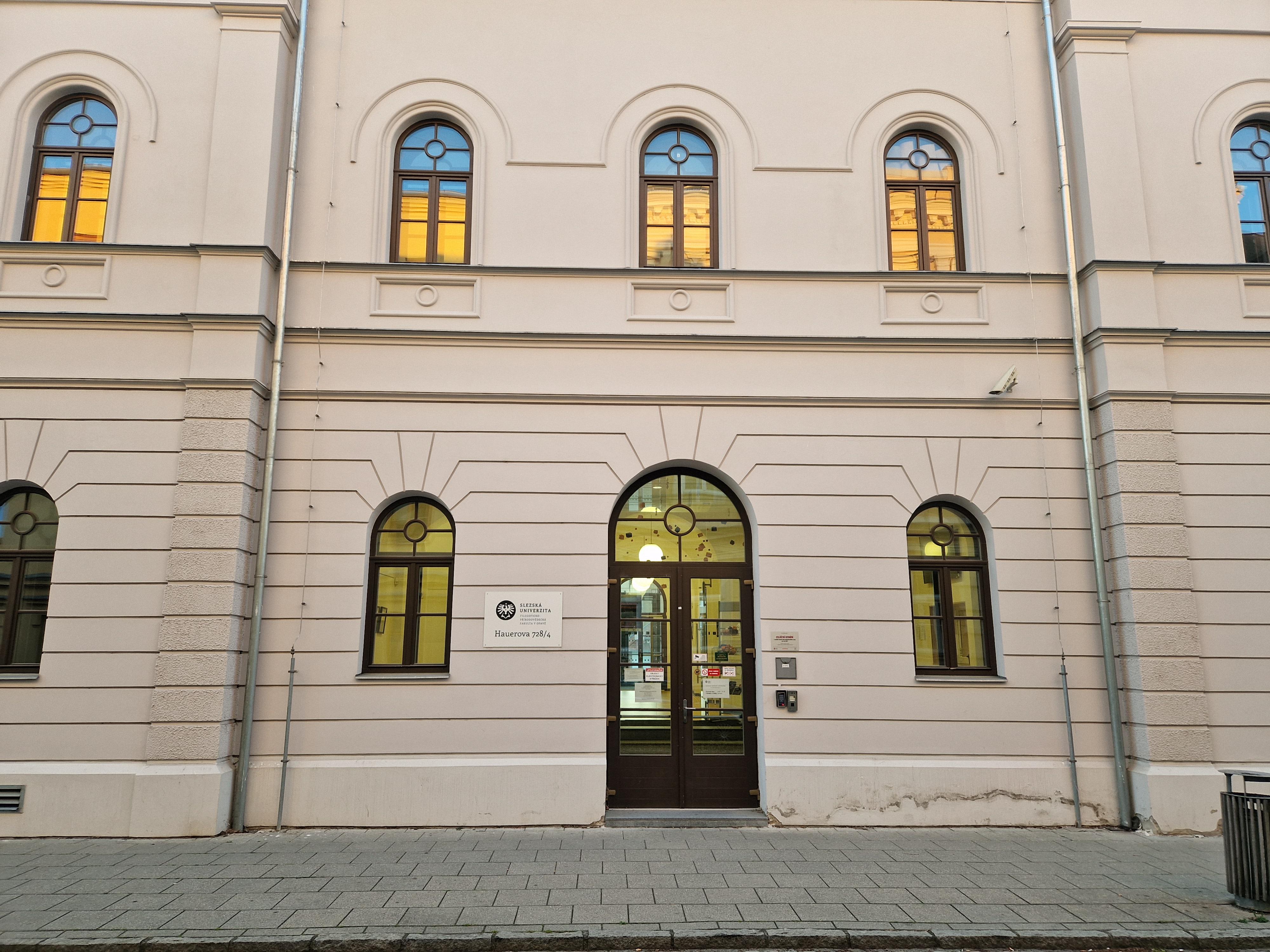 Ústav filmové, televizní a rozhlasové tvorby Filozoficko-přírodovědecké fakulty foto 2
