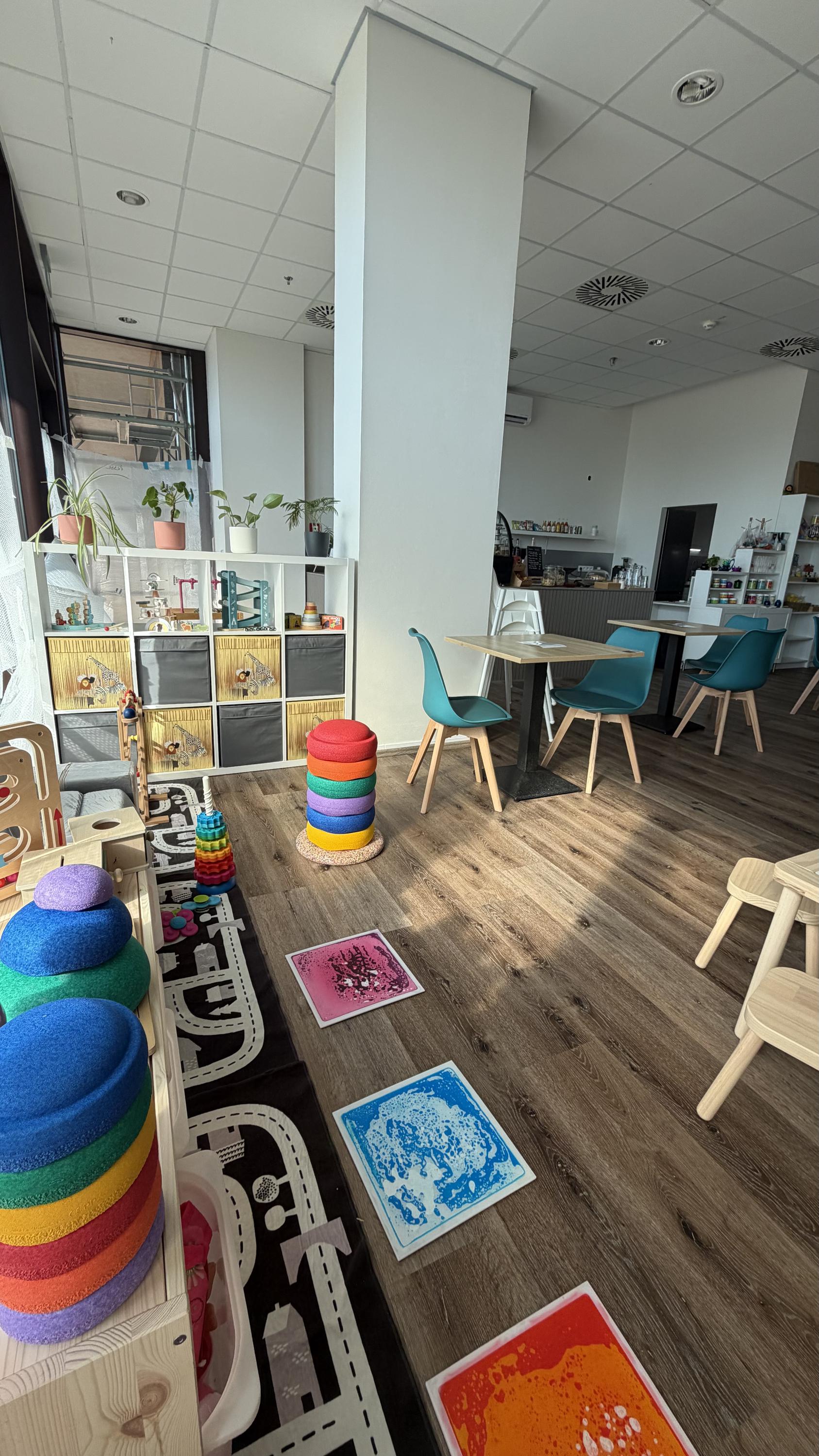 Kavárna a dětská hernička Smysloves foto 4