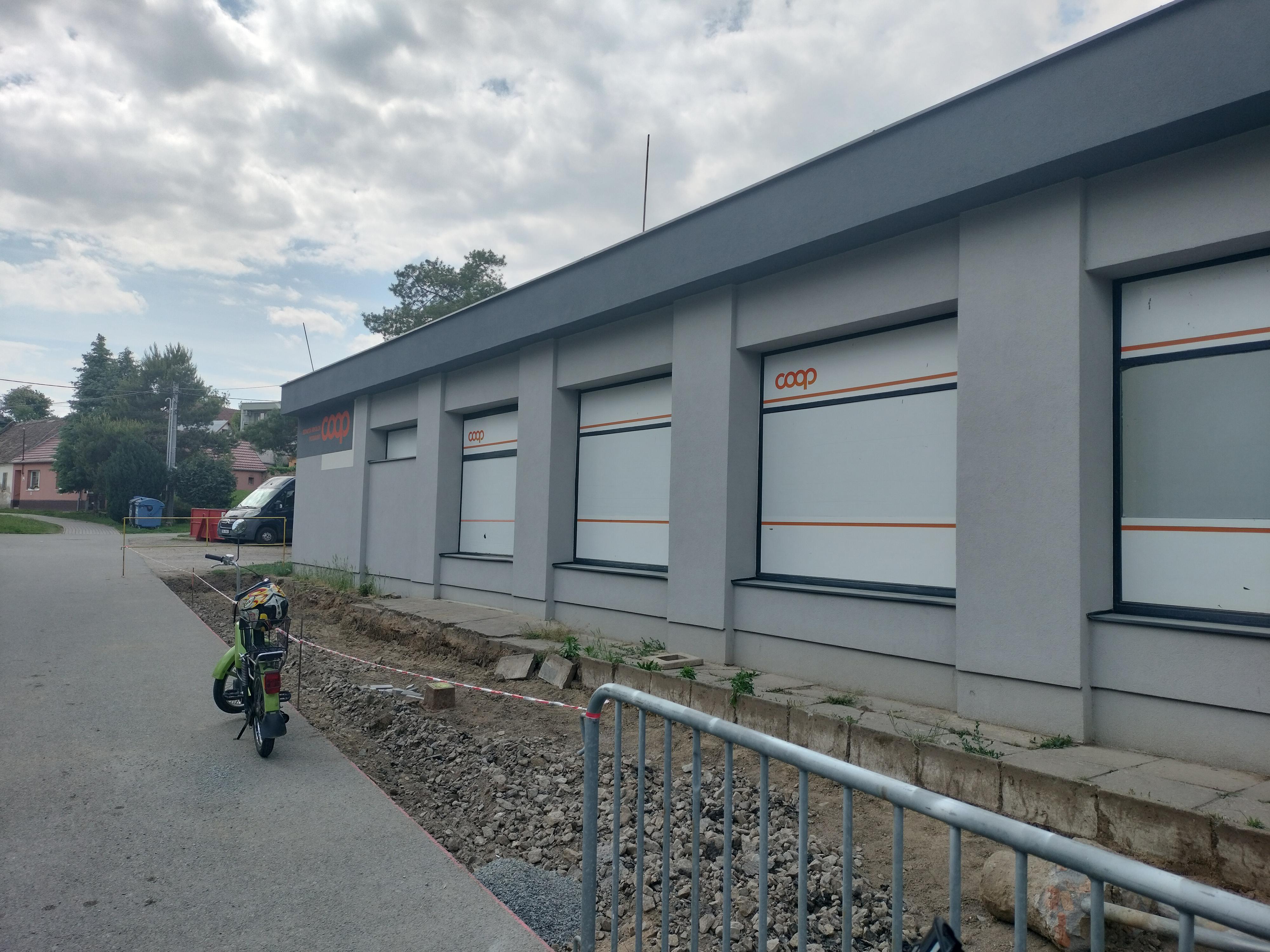 COOP - Jednota, spotřební družstvo v Mikulově foto 3