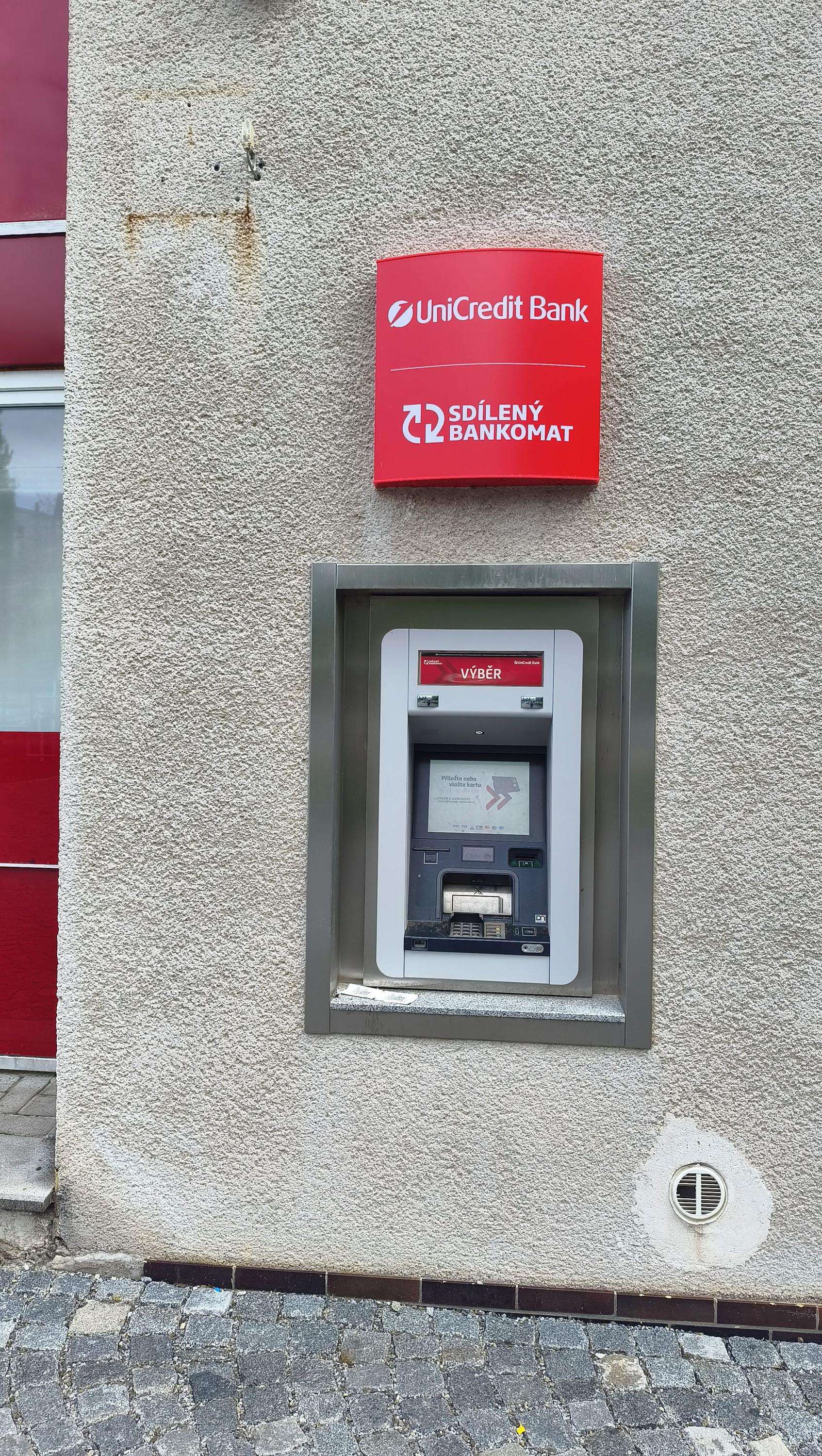 Bankomat UniCredit Bank Czech Republic foto 1