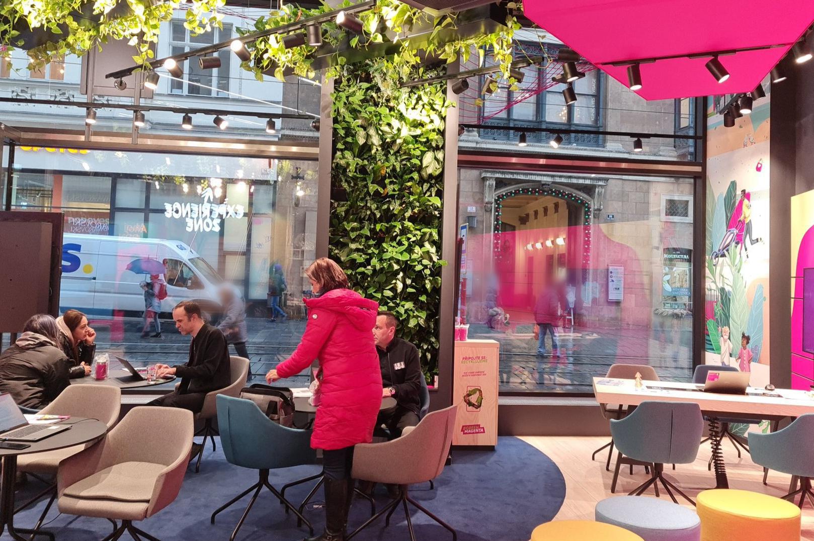 Magenta Experience Center