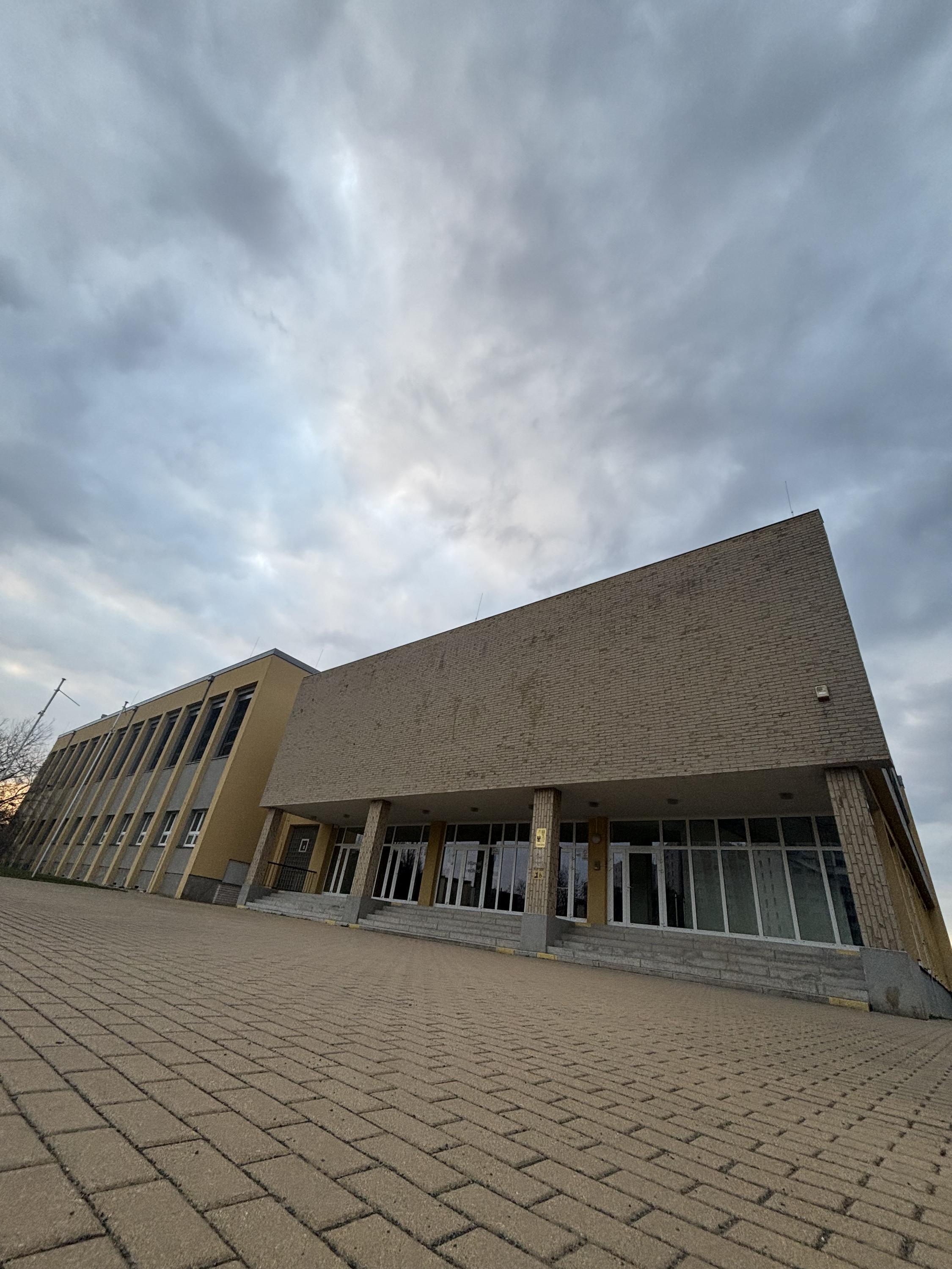 Gymnázium Praha 6, Arabská foto 3