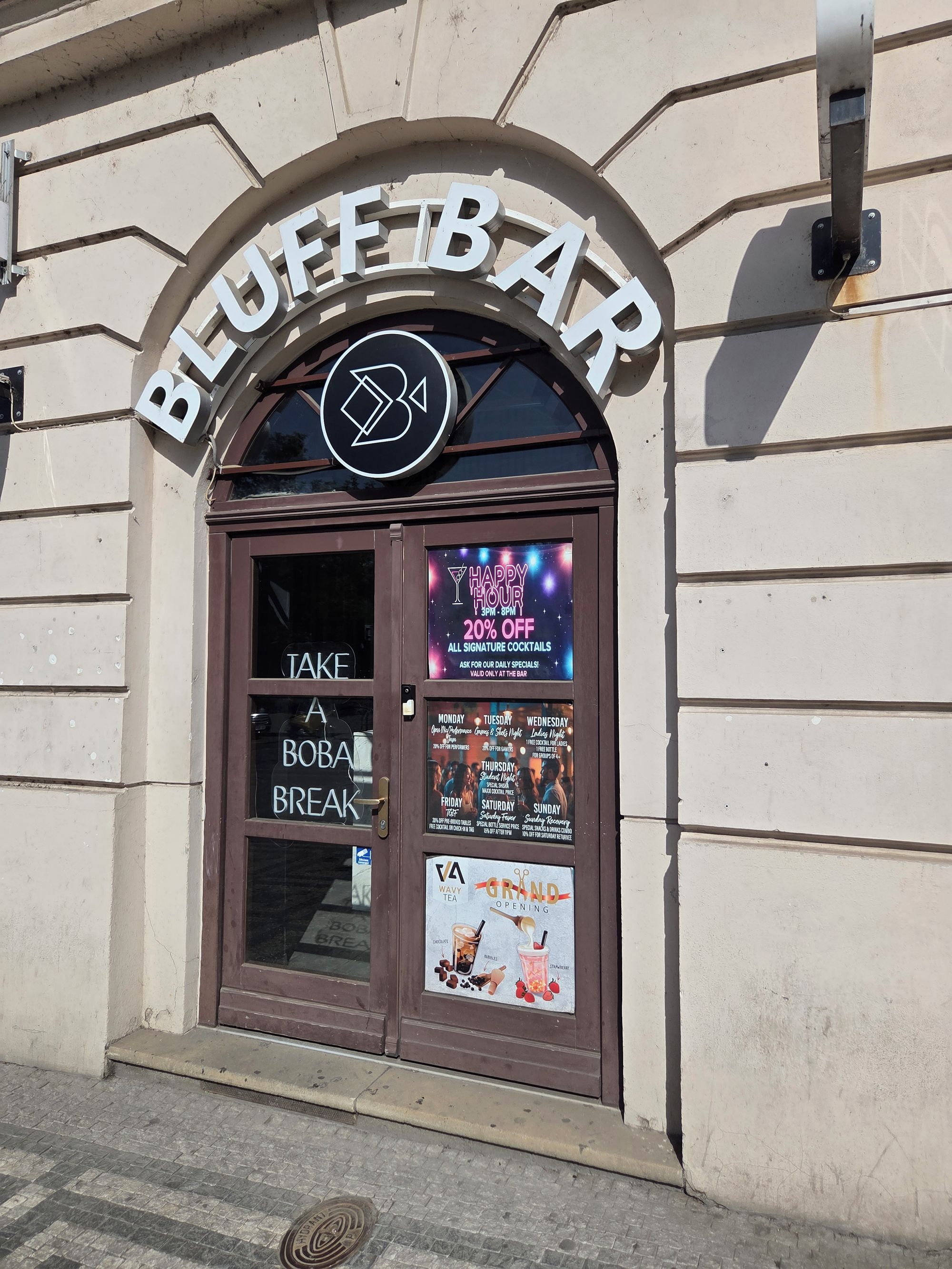 Bluff bar foto 1