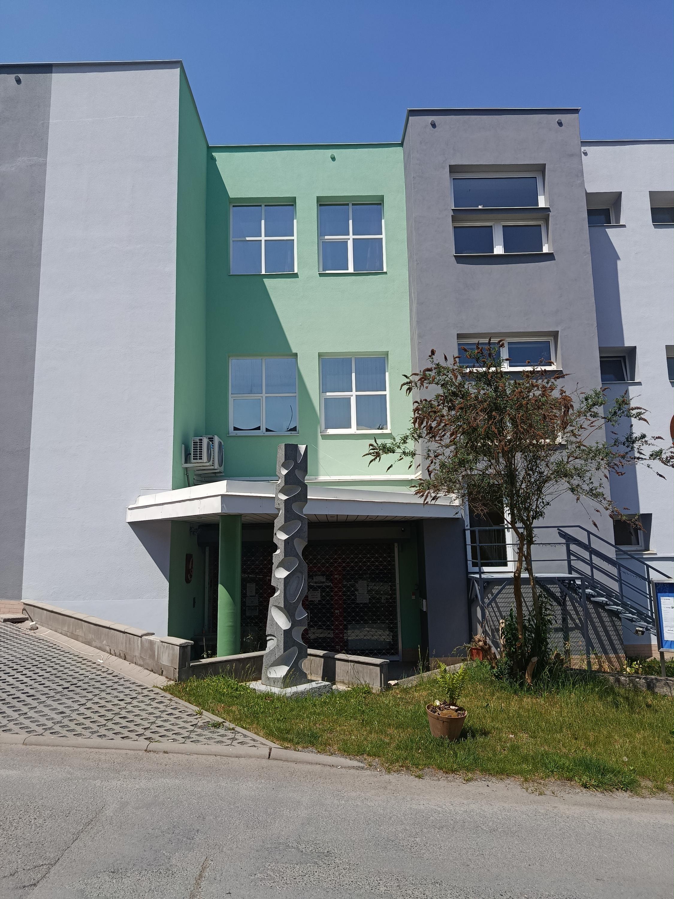 Háta, o.p.s. foto 1