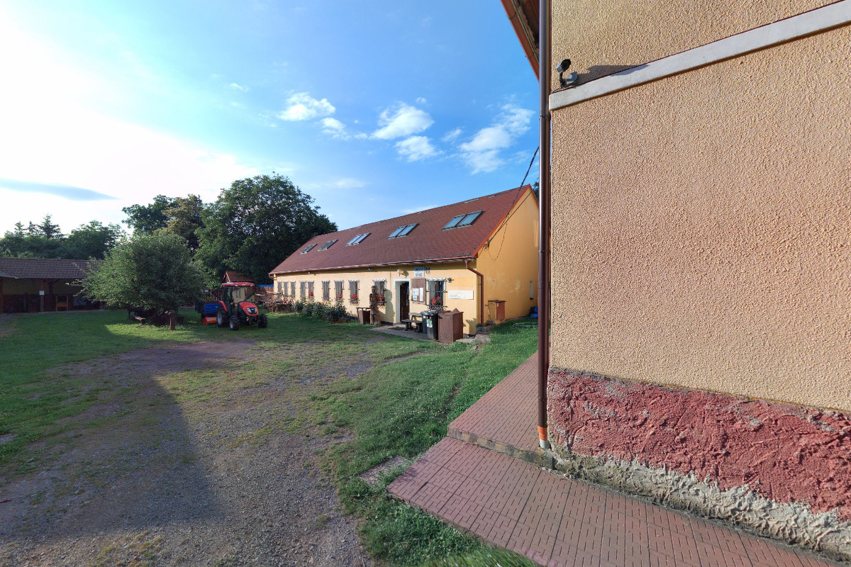 Kadlín - obecní úřad foto 2