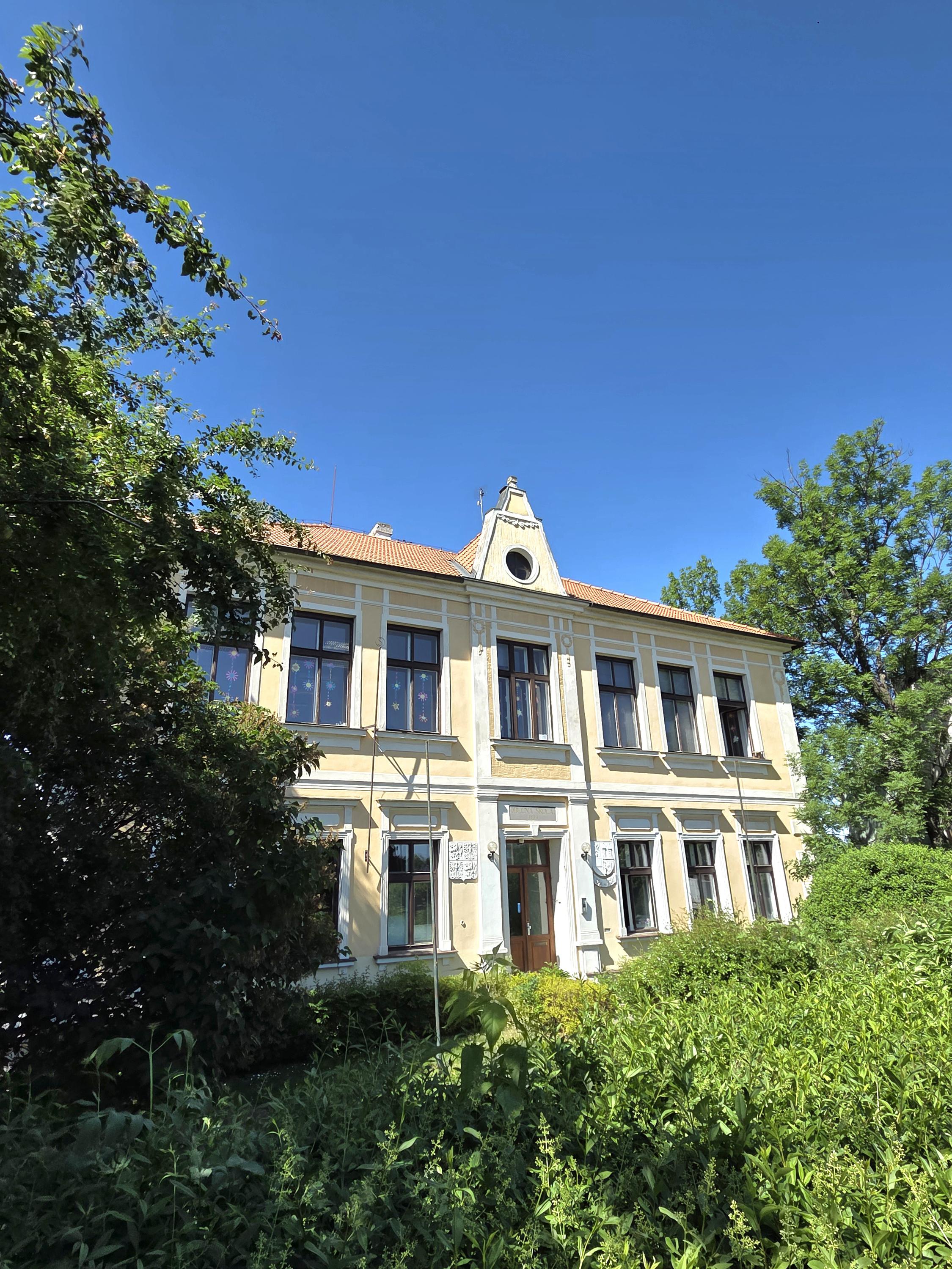Základní škola Dolní Měcholupy foto 3