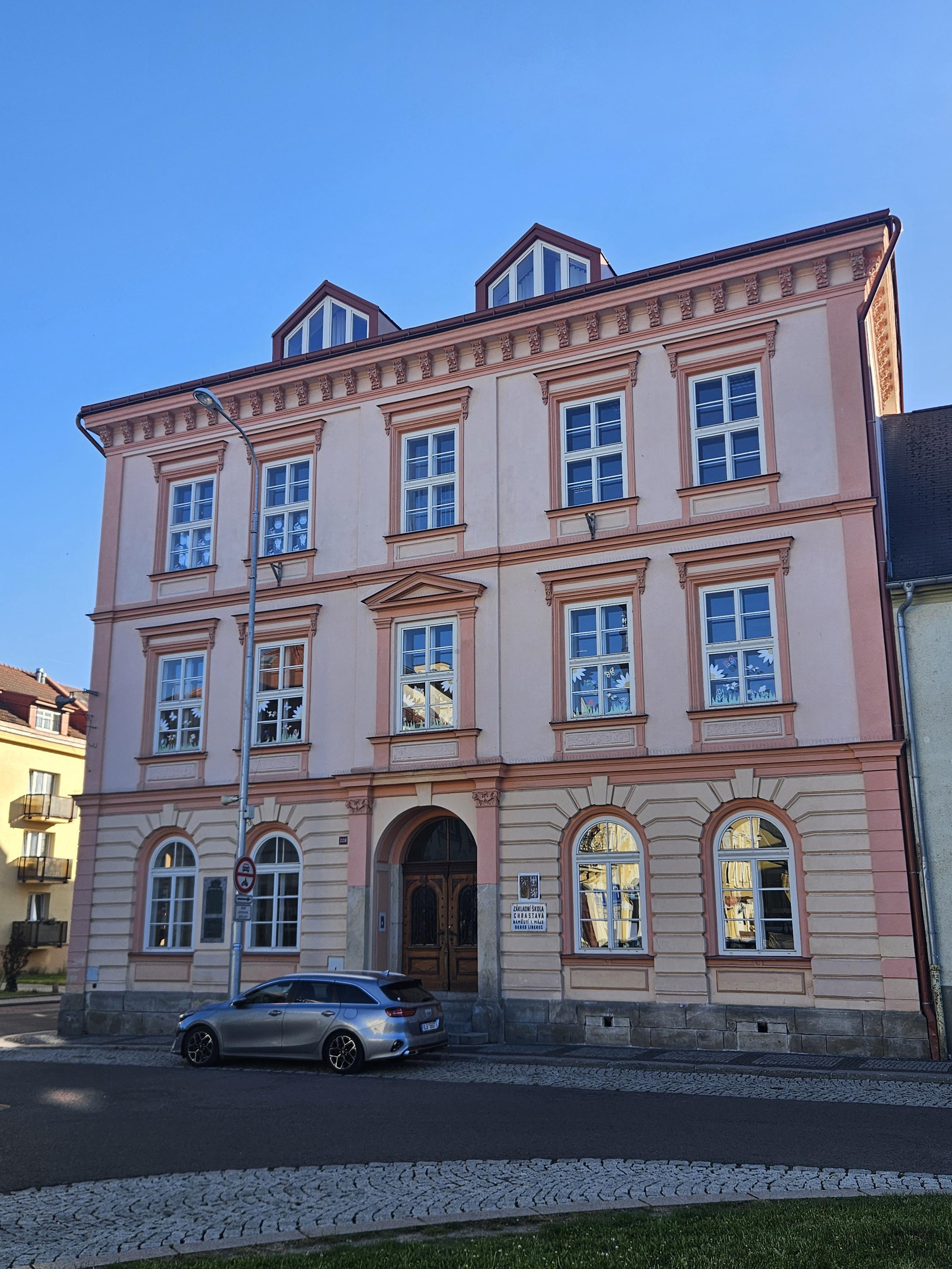 ZŠ Chrastava, náměstí 1. máje 228 foto 4