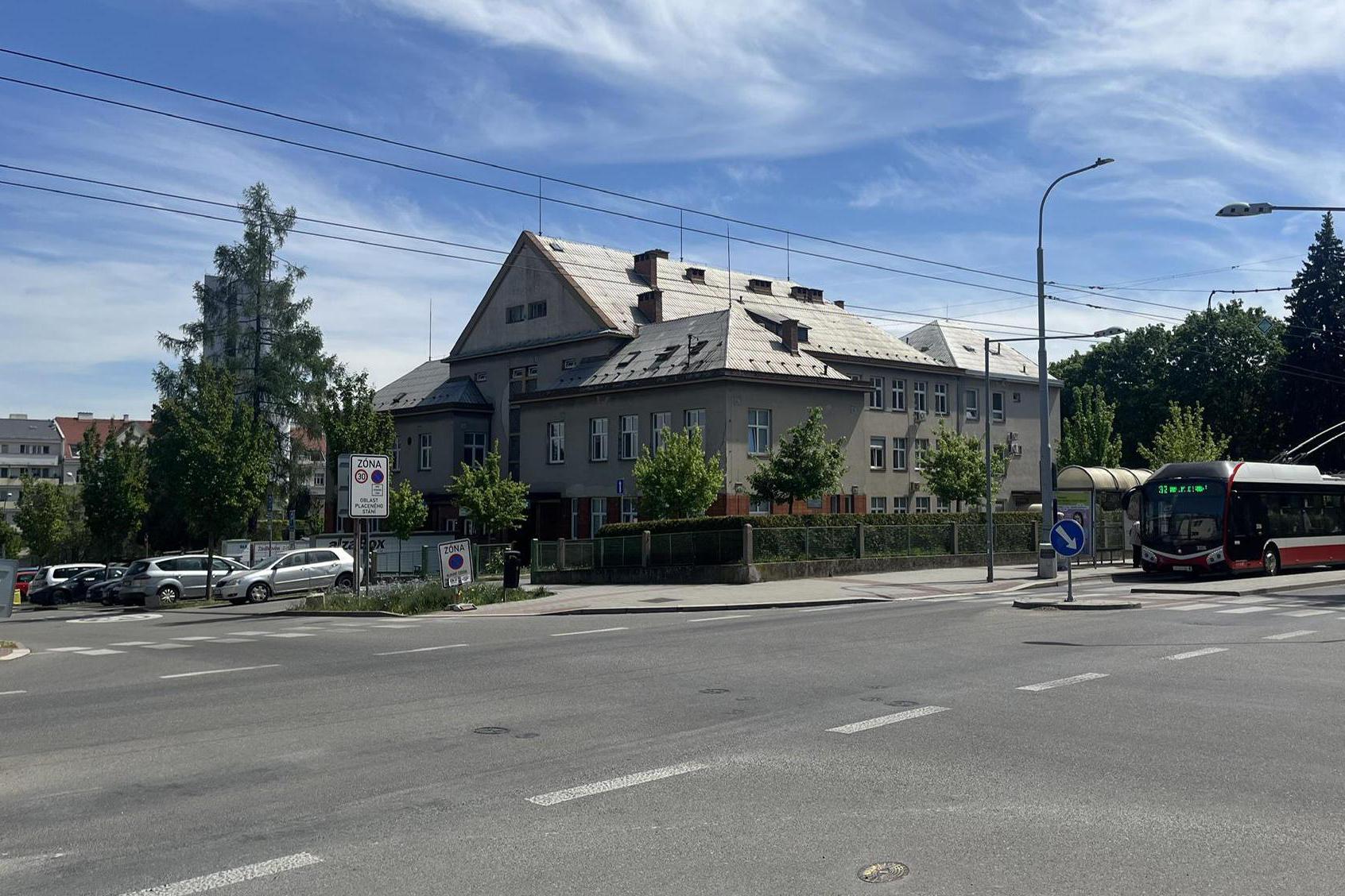 MUDr. Marek Boška Stomatologická chirurgie