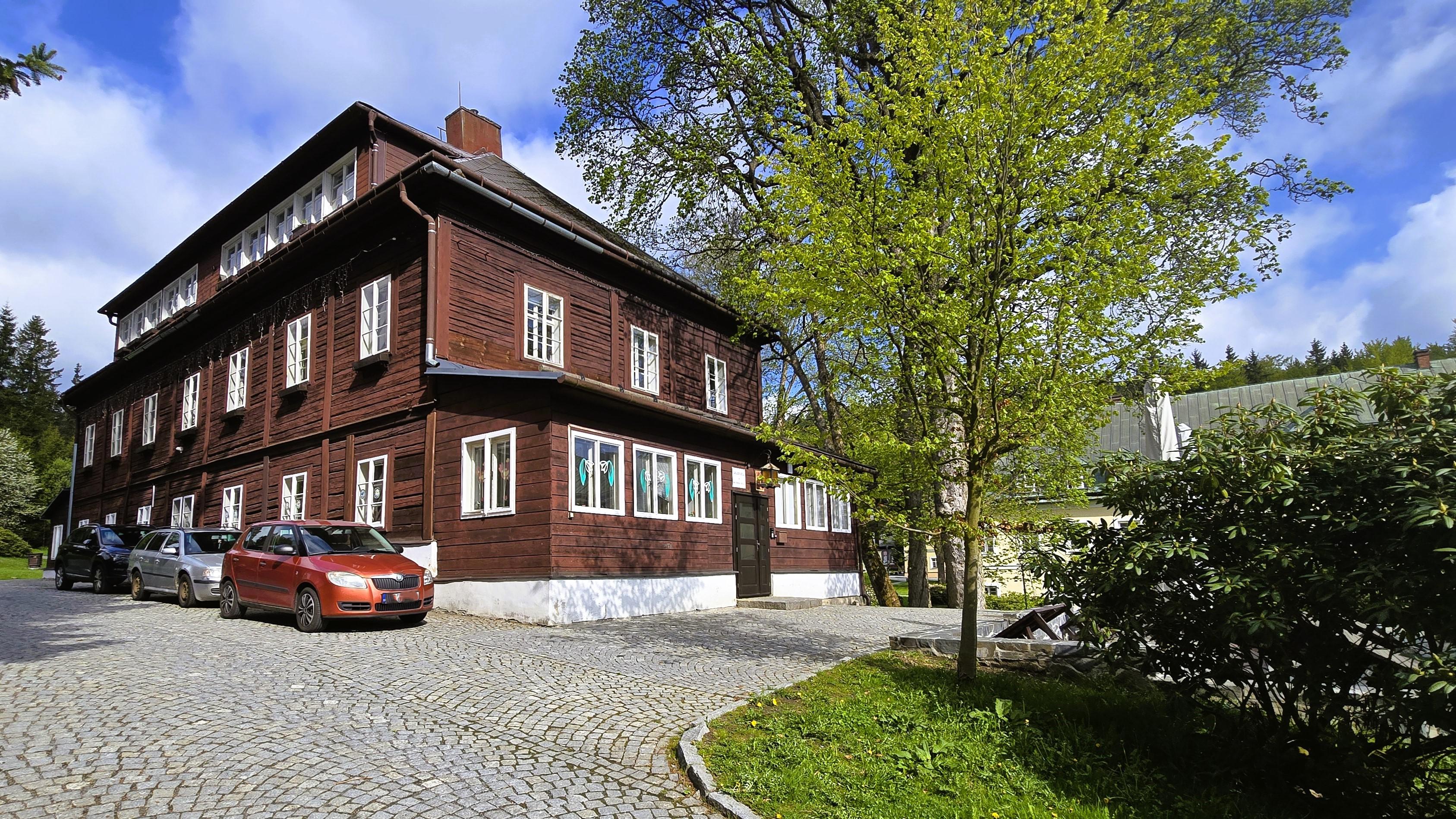 ZŠ a MŠ Karlova Studánka foto 3