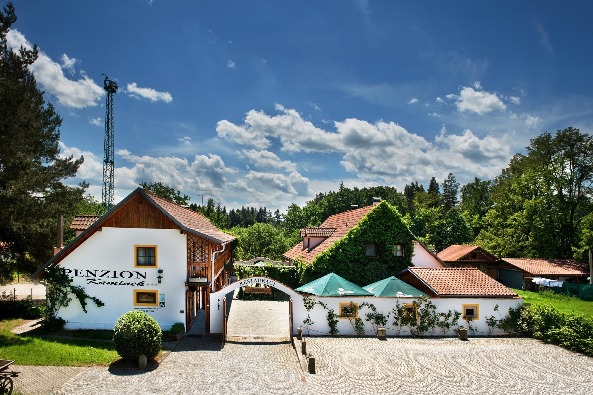 Penzion a restaurace Kamínek - Nové Hrady
