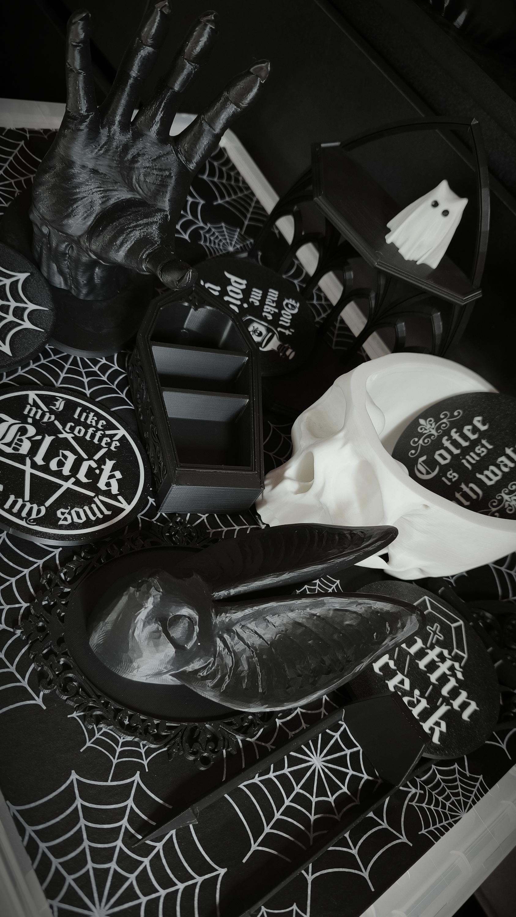 Mournthic shop foto 2