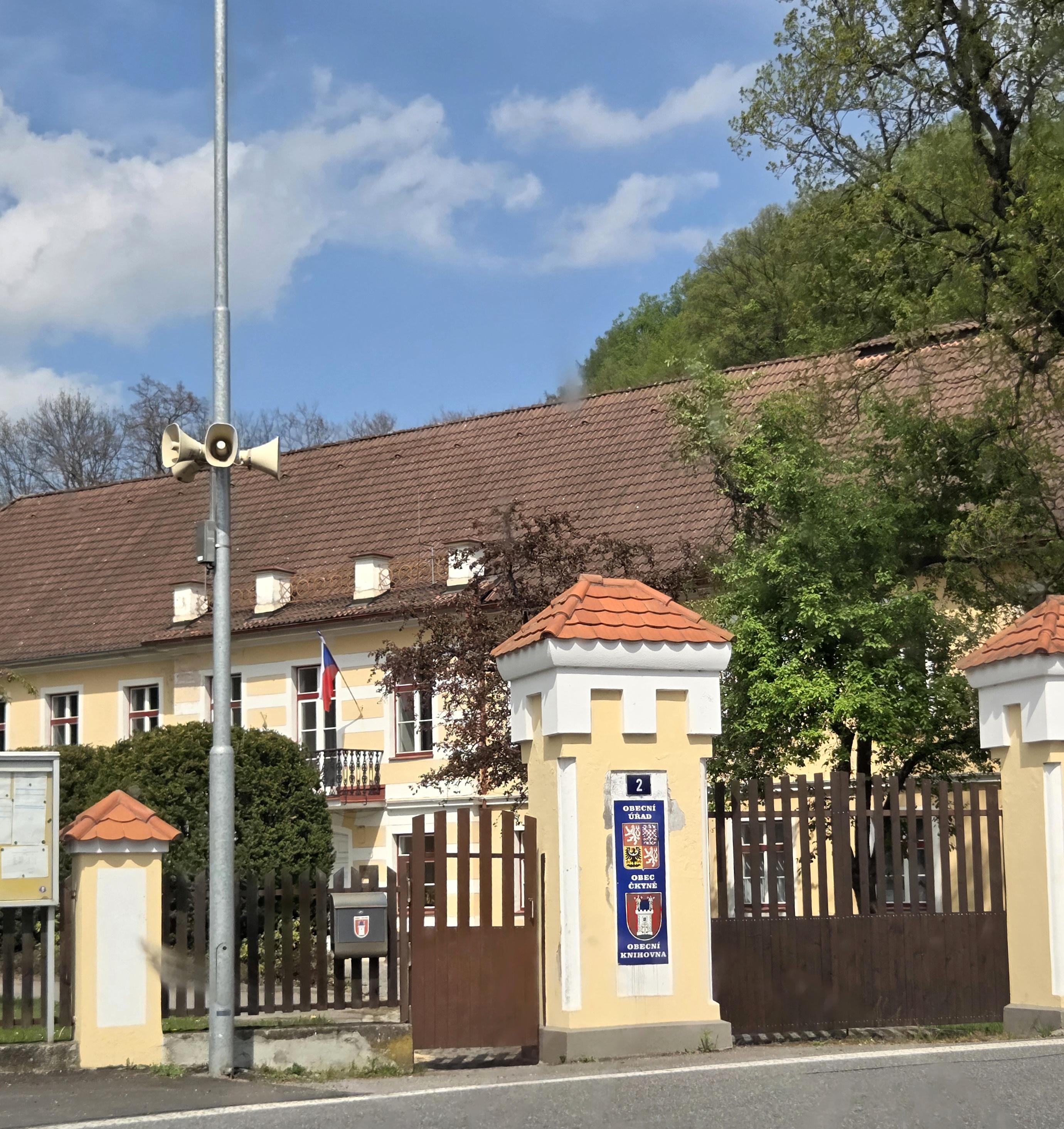 Čkyně - obecní úřad foto 3