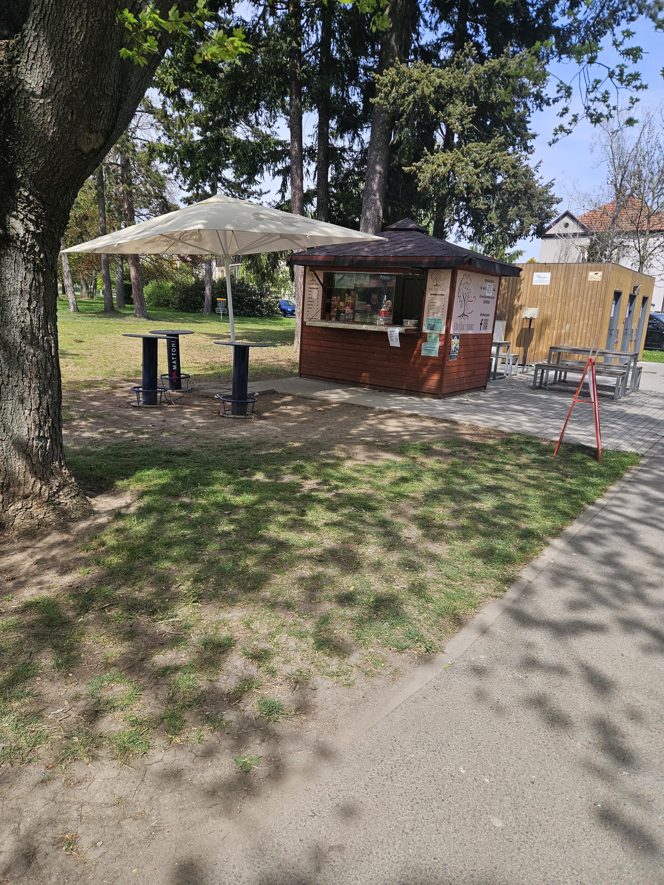Kávička z parku foto 3