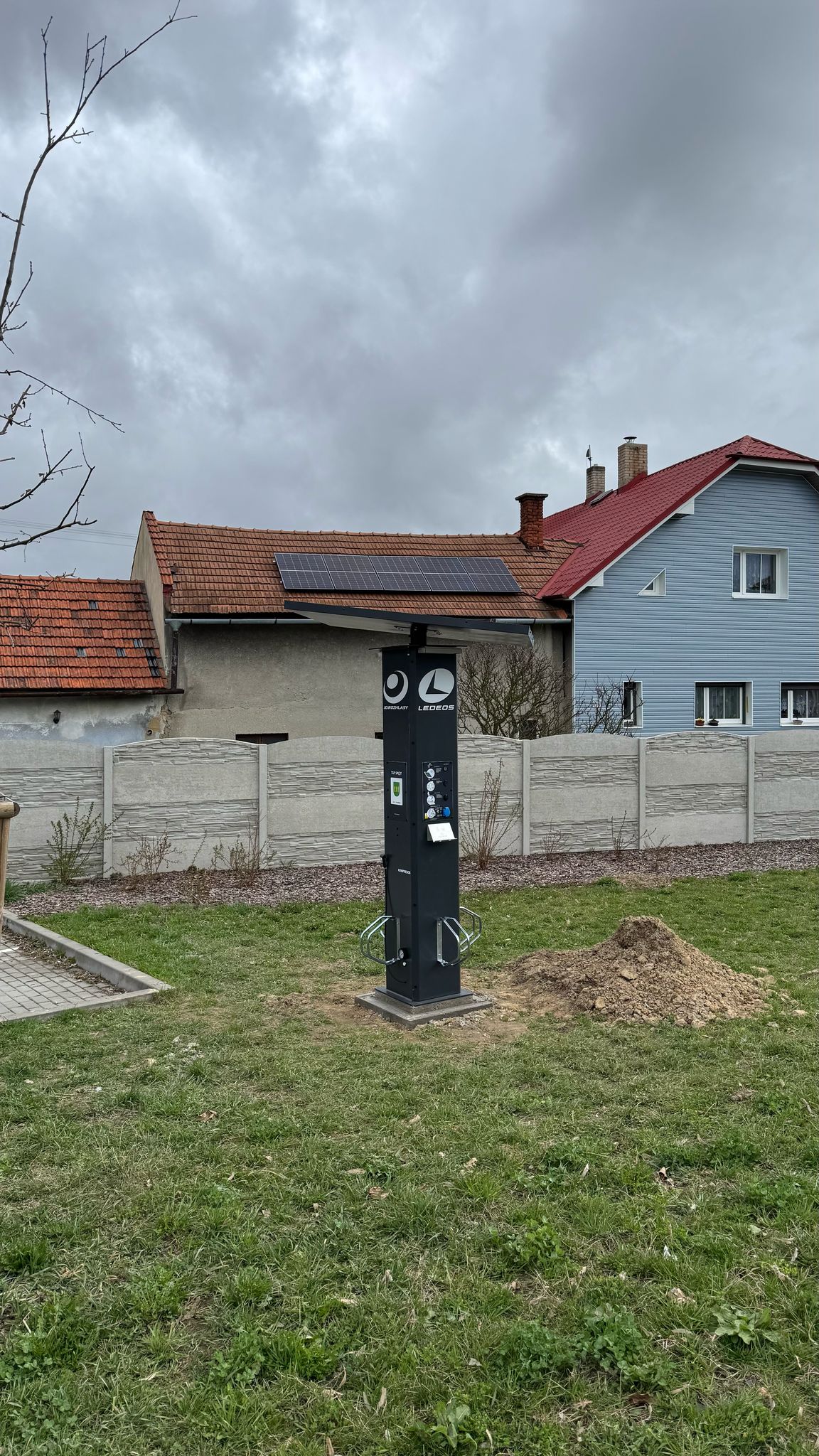 Multifunkční nabíjecí stanice TIP SPOT foto 4