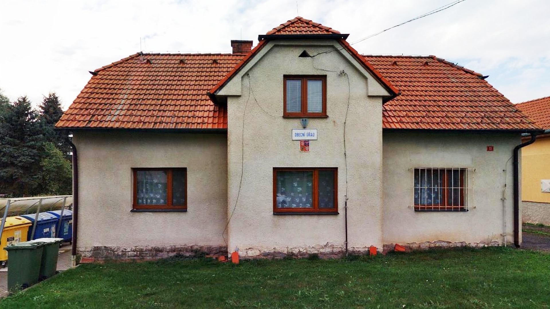 Dolní Pohleď - obecní úřad foto 2