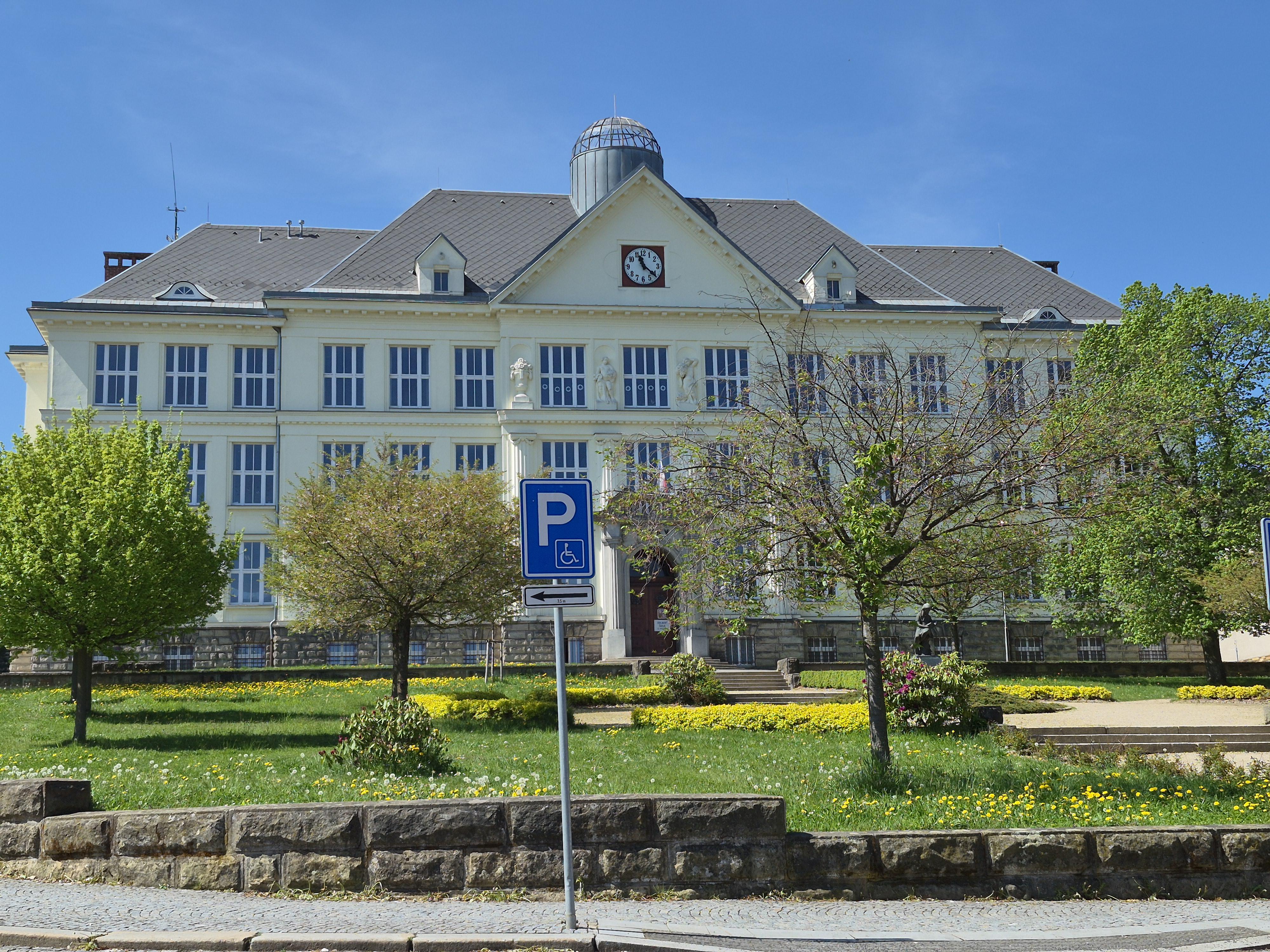 ZŠ praktická a ZŠ speciální Lomnice nad Popelkou foto 3