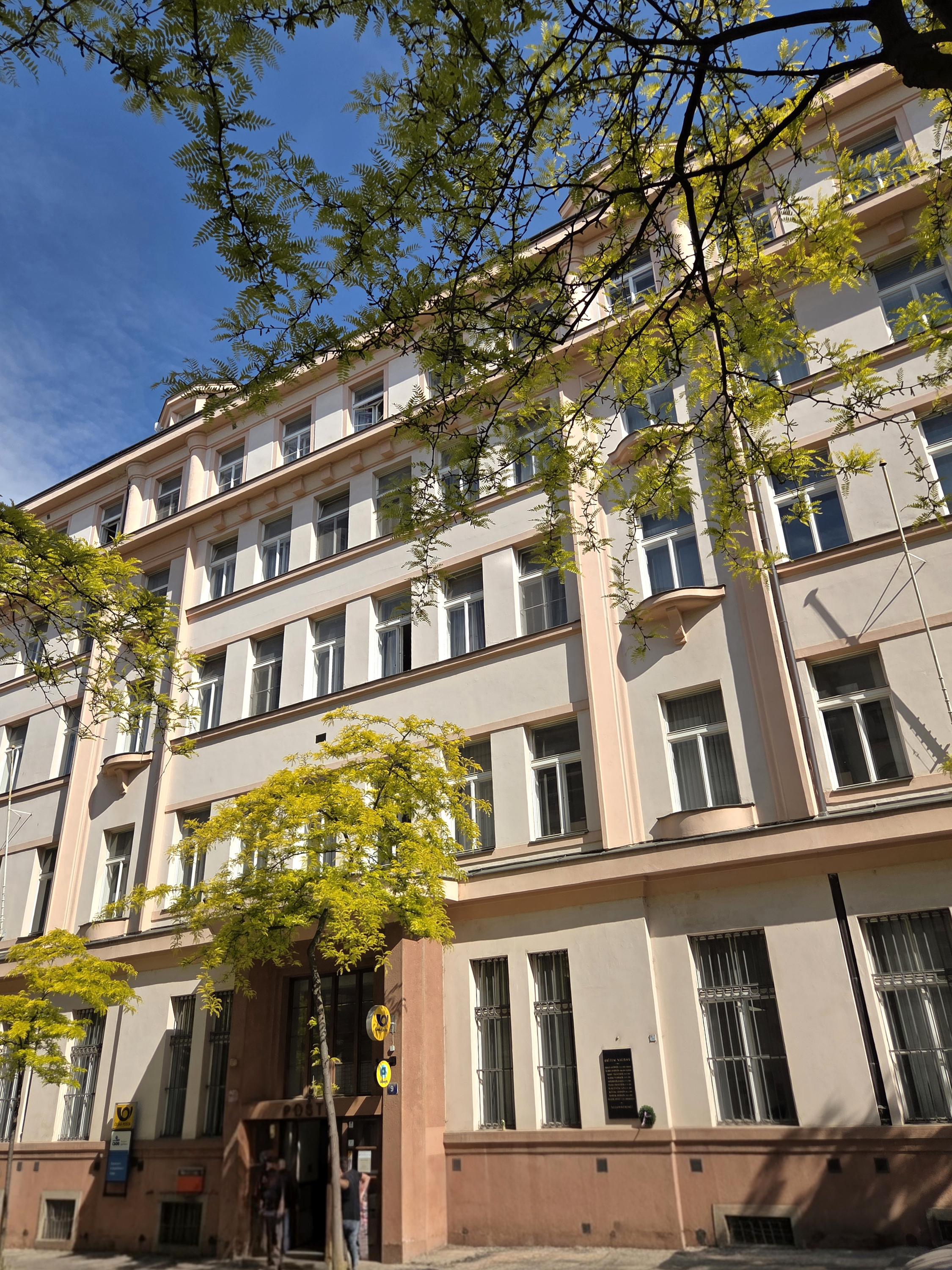 Pošta Praha 2 foto 2