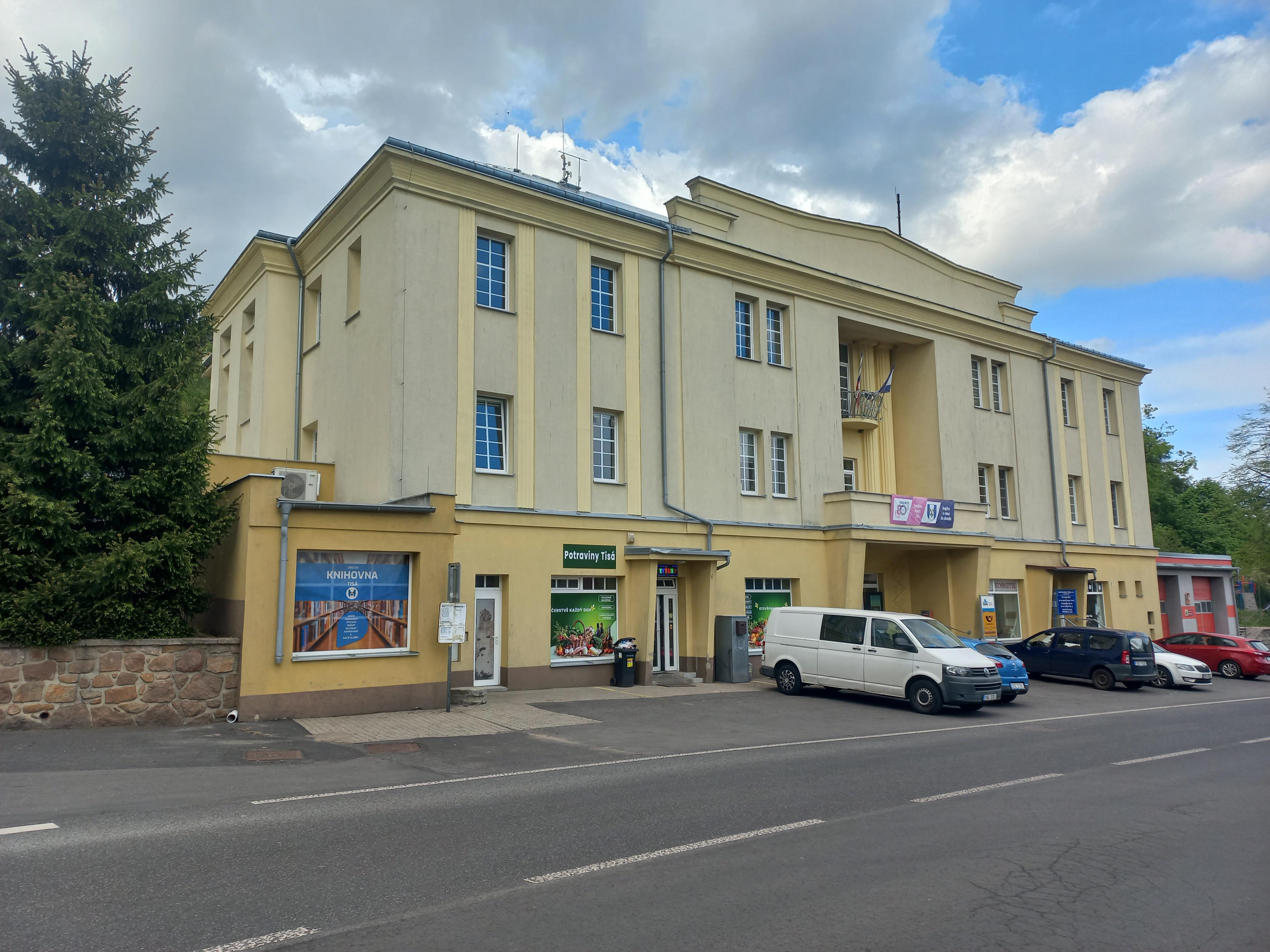 Tisá - obecní úřad foto 3