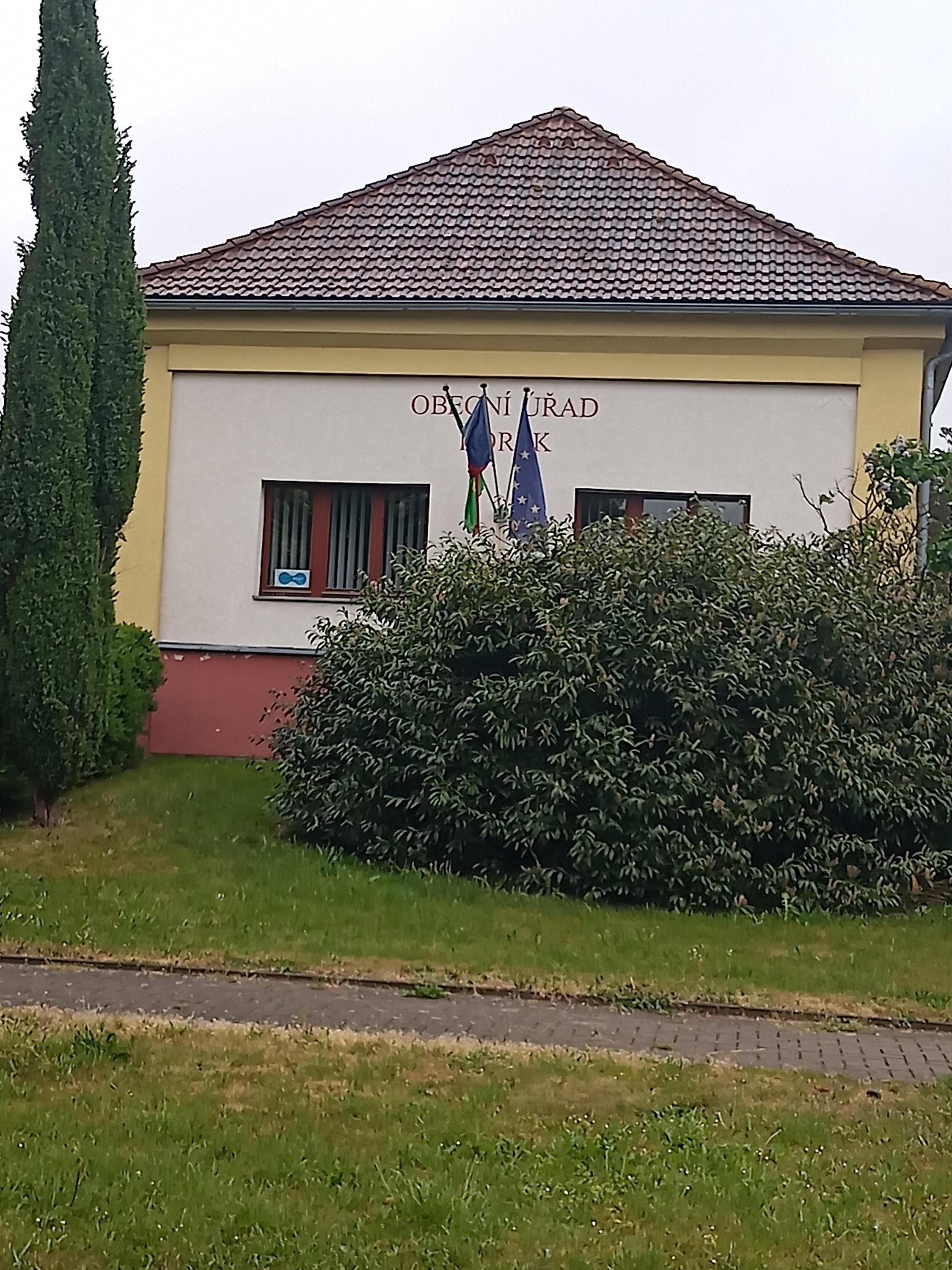 Borek - obecní úřad foto 2