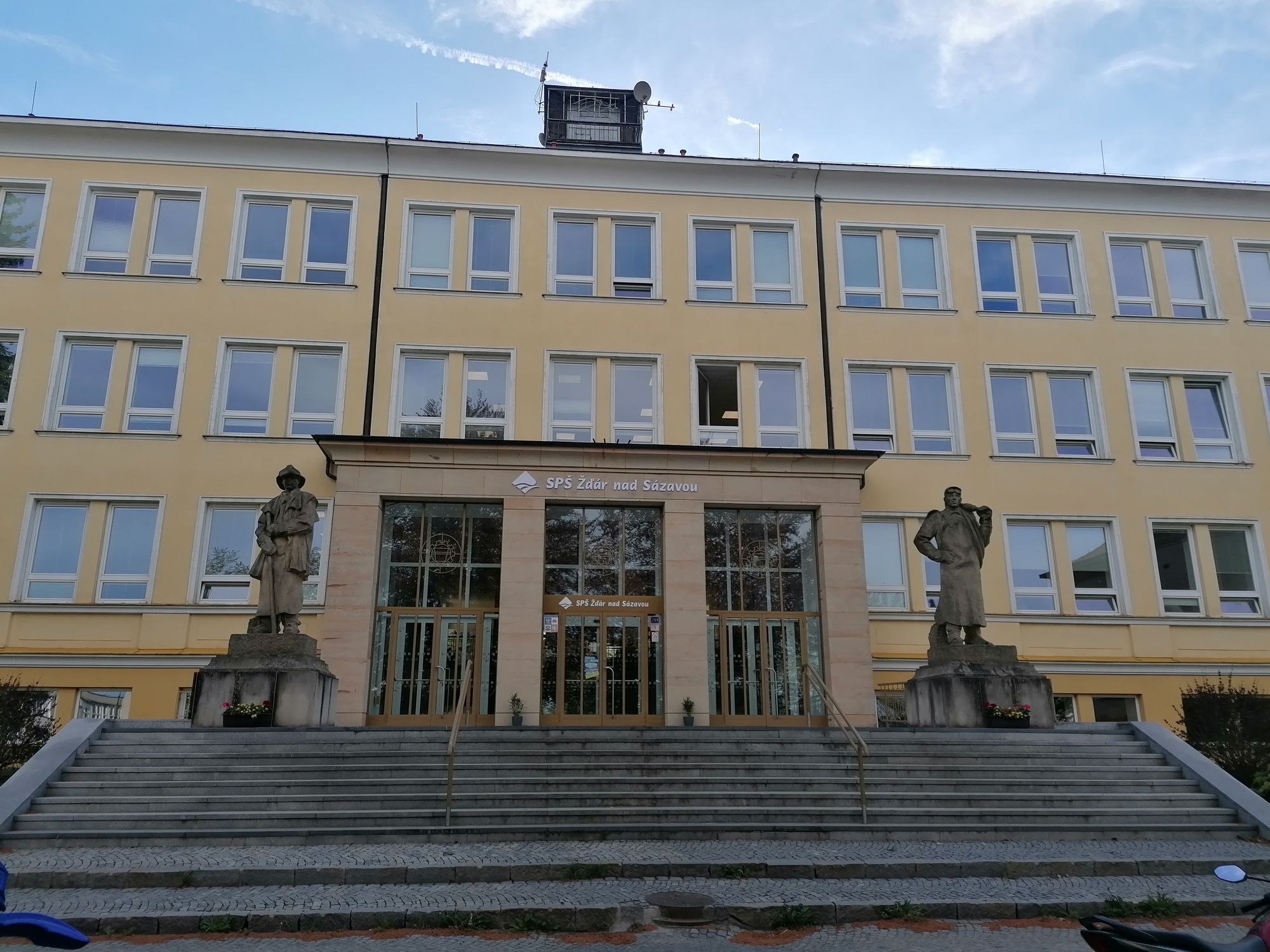 Střední průmyslová škola Žďár nad Sázavou foto 2