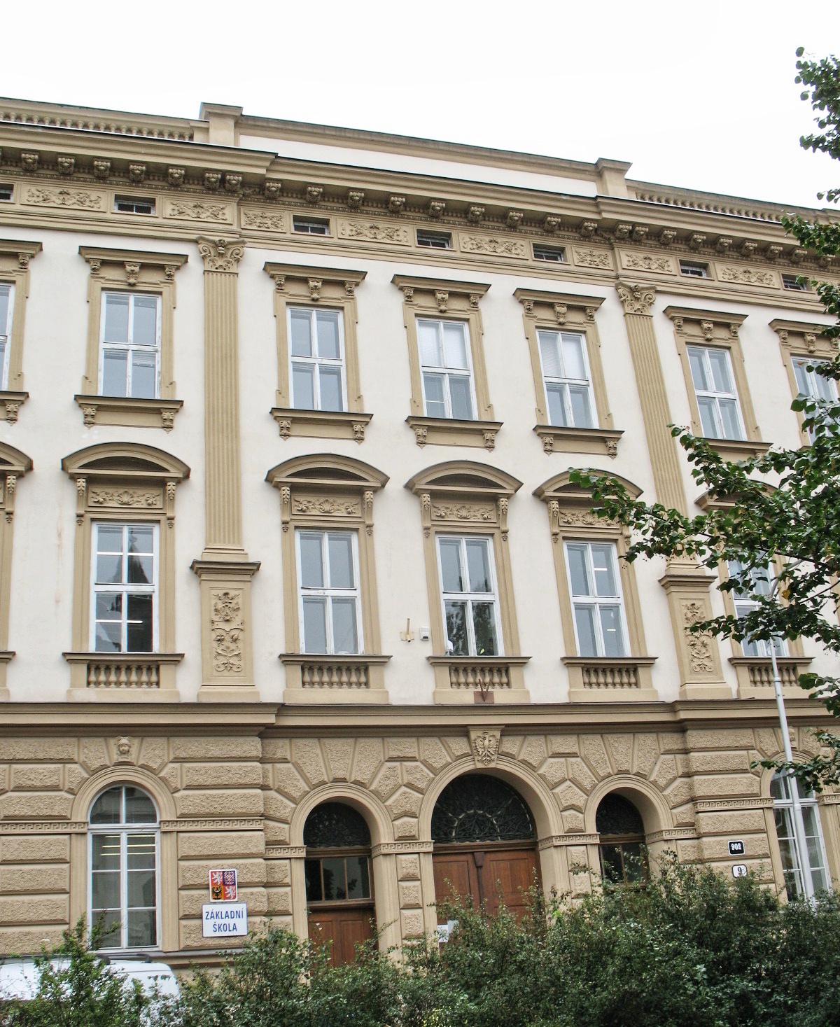 ZŠ Znojmo, náměstí Republiky 9 foto 2