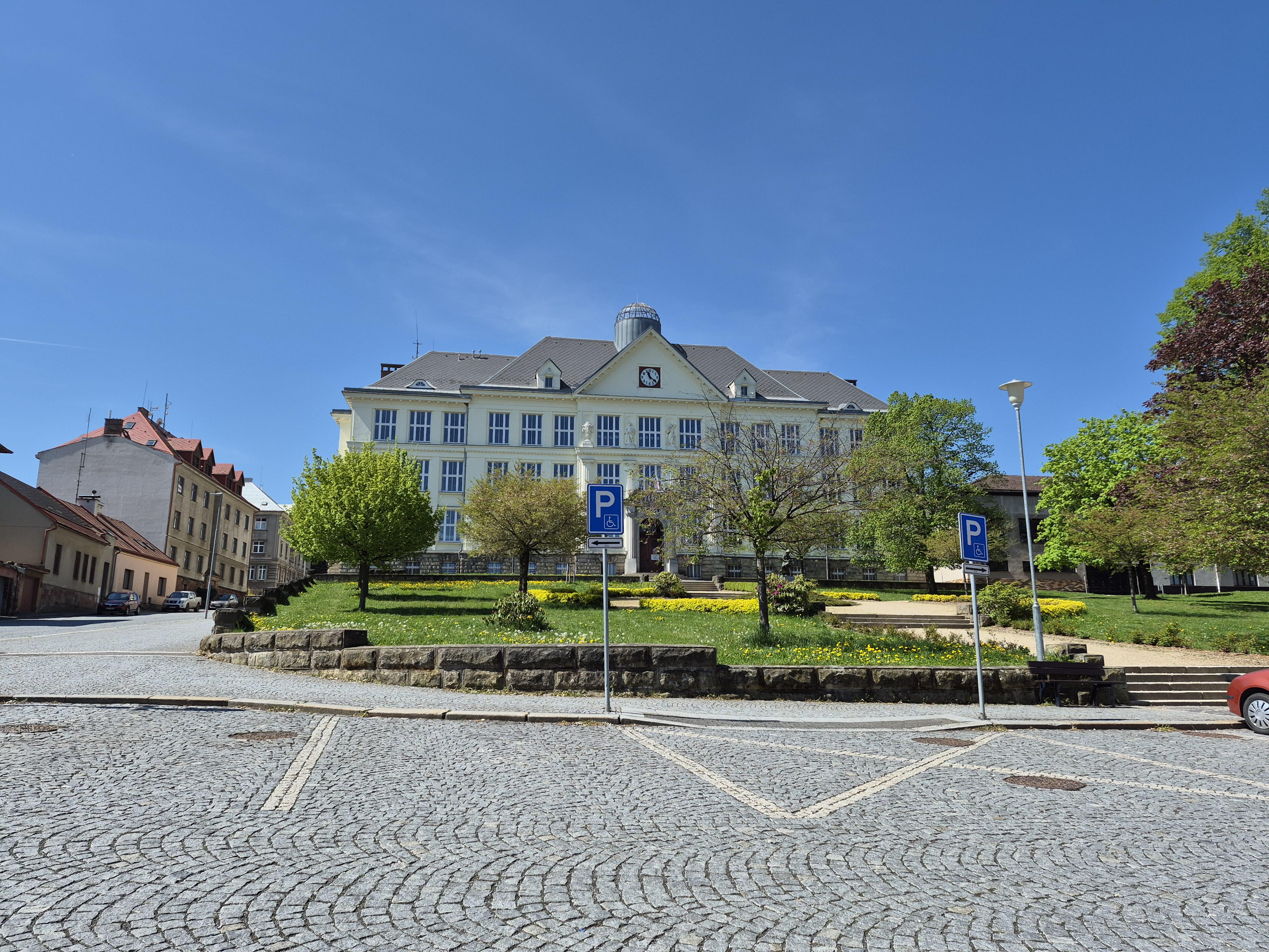 ZŠ T.G. Masaryka Lomnice nad Popelkou foto 2
