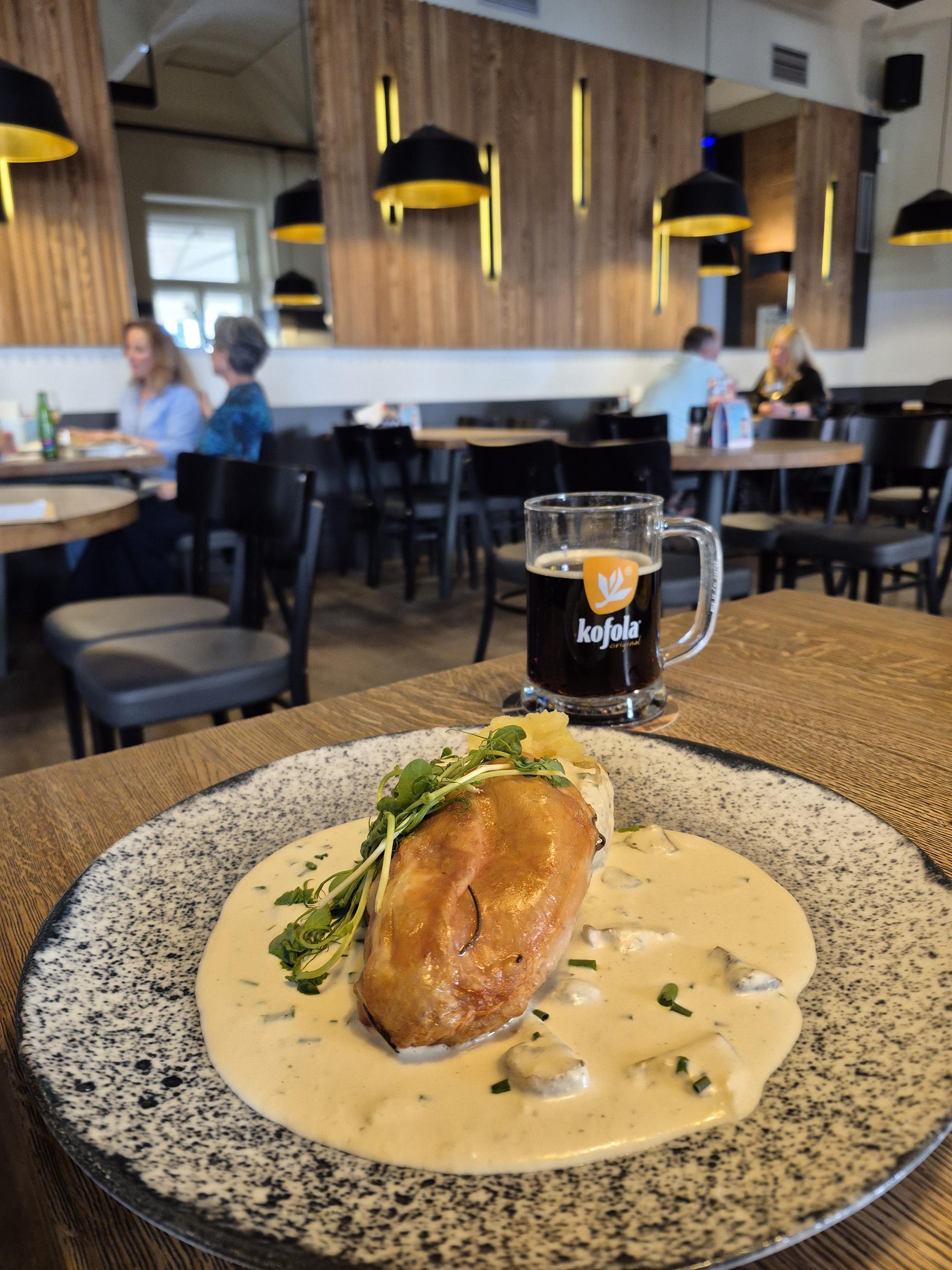 Máchova plzeňská restaurace foto 2