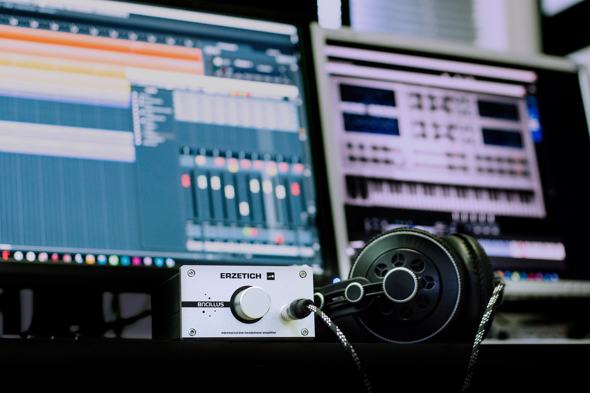 Výuka práce v Cubase a základy studiové praxe