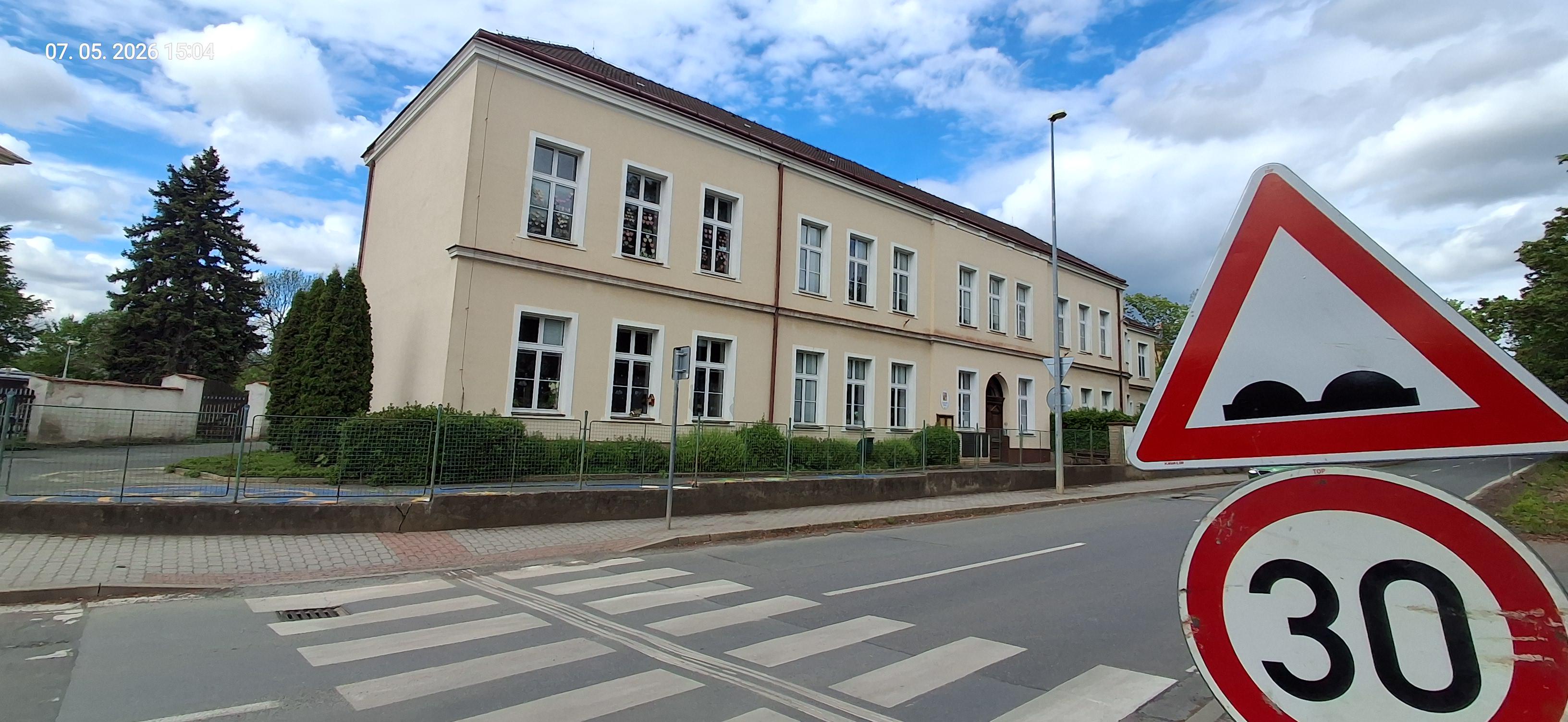 ZŠ Praha - Dolní Počernice, Národních hrdinů foto 3
