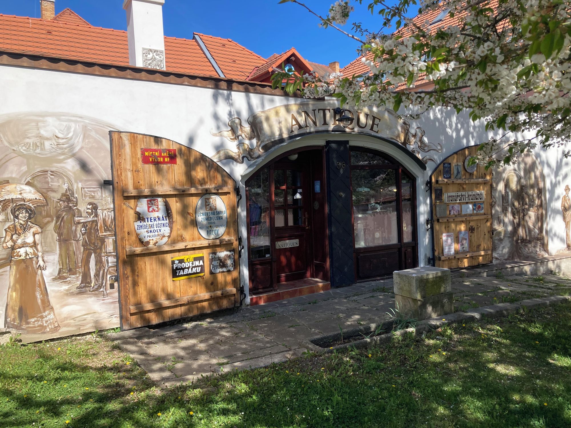 Antik Anežka: Antique bazar zastavárna foto 1