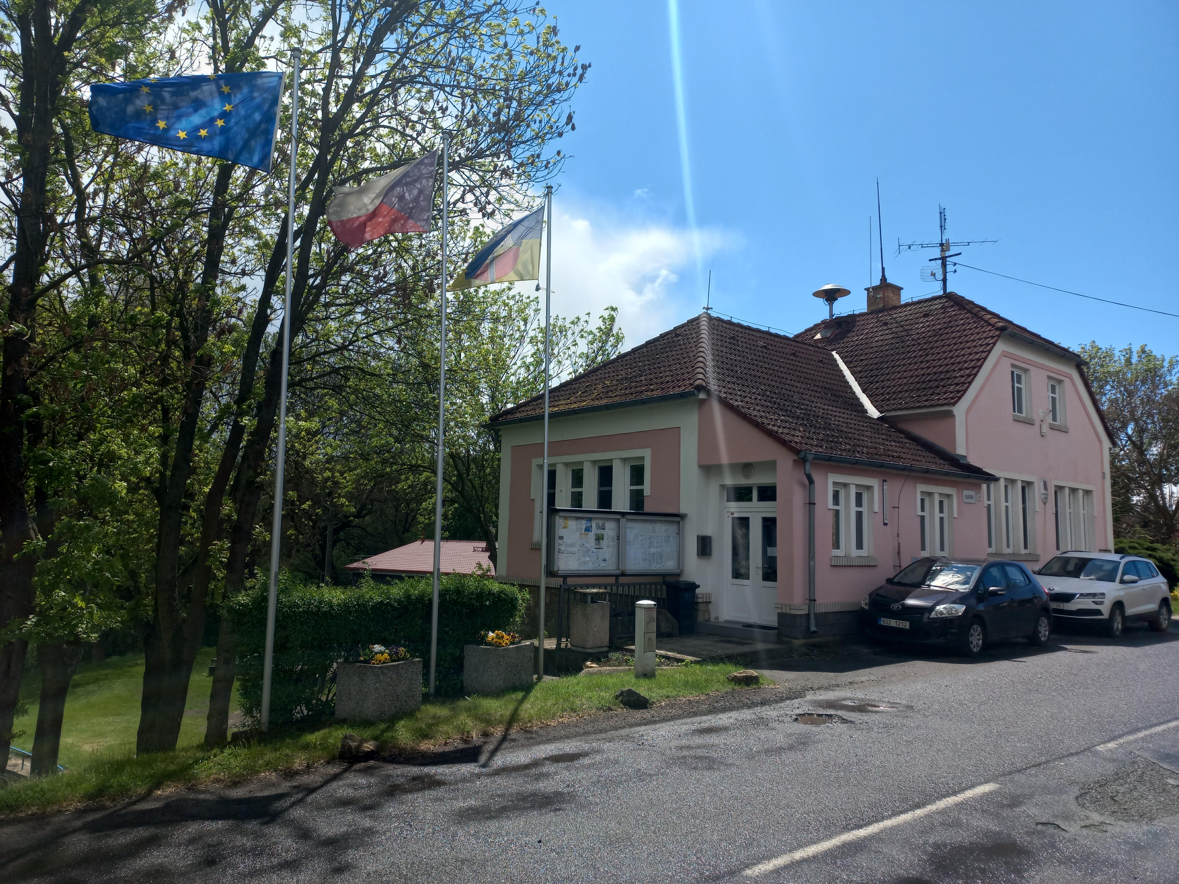 Břvany - obecní úřad foto 4