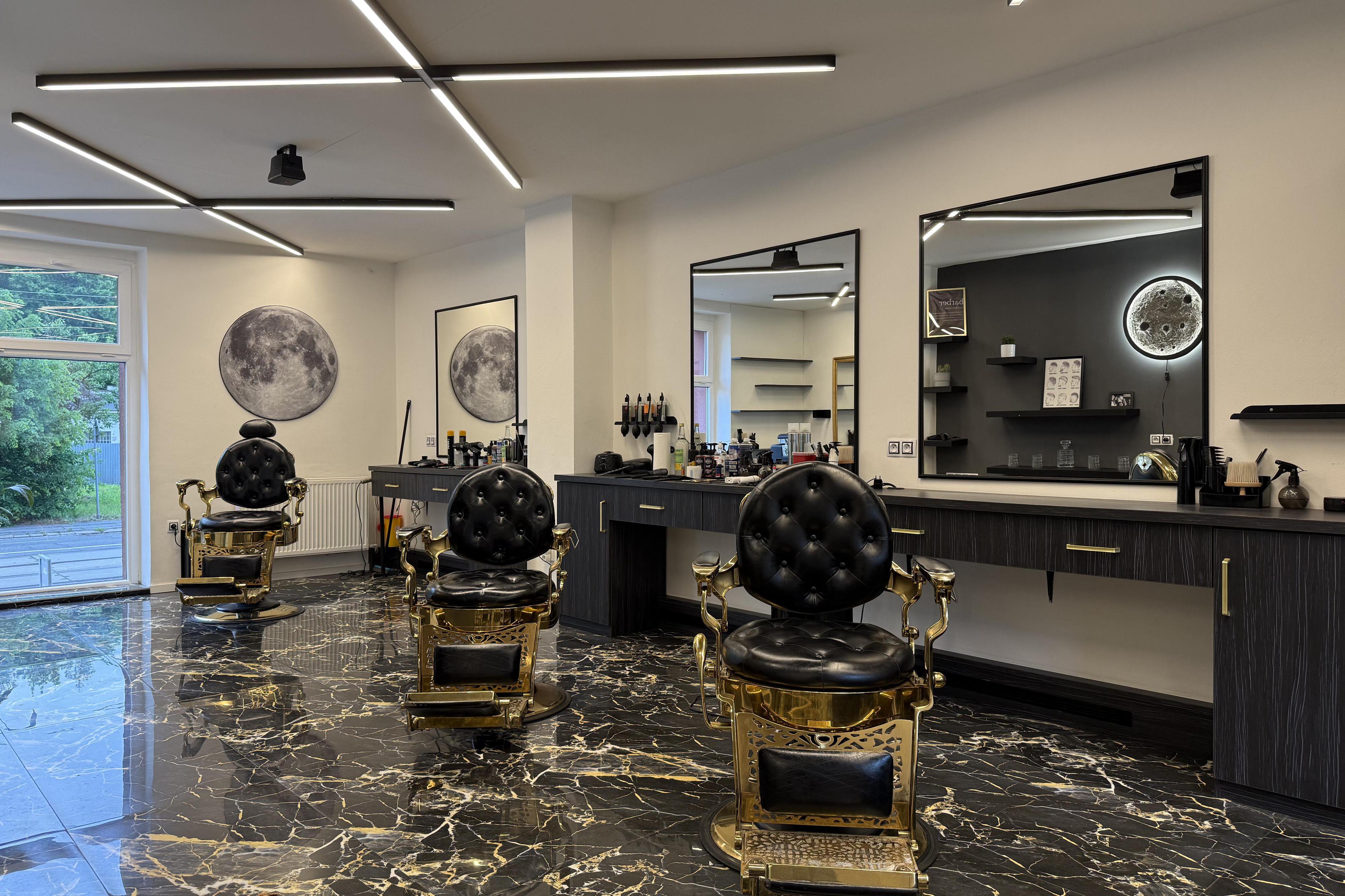 MOON Barbershop